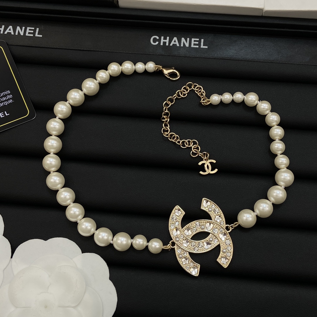 [TOP] CHANEL CC Pearl Necklace - Gold