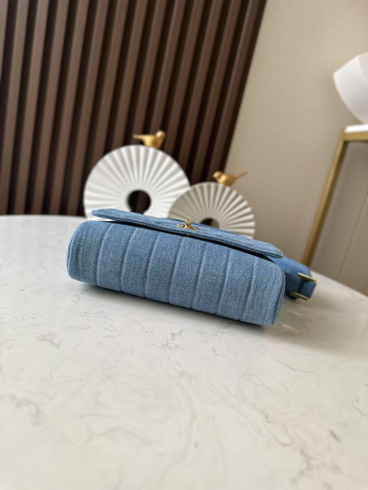 [TOP] CHANEL Denim Bag  25.5×20×7cm - Blue