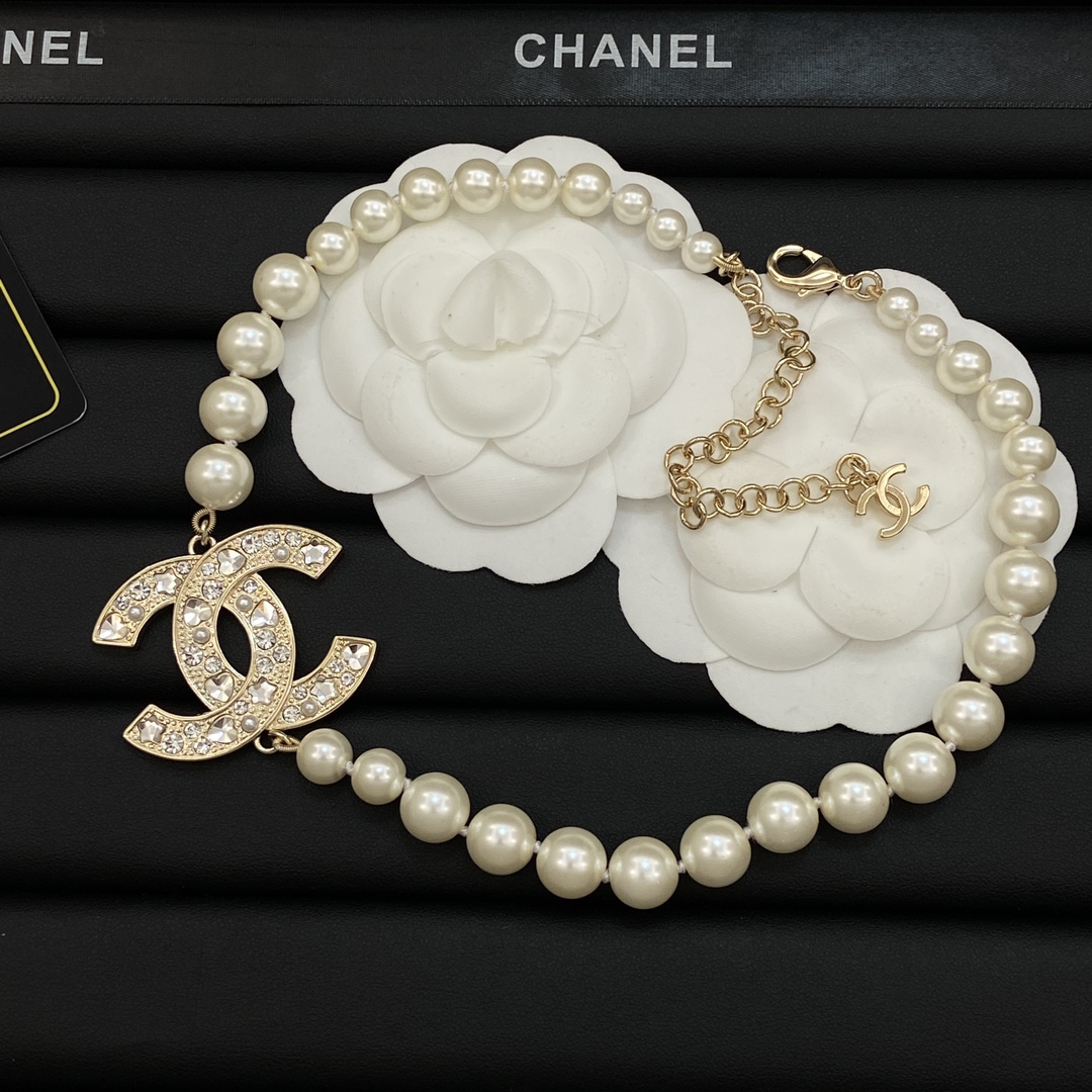 [TOP] CHANEL CC Pearl Necklace - Gold