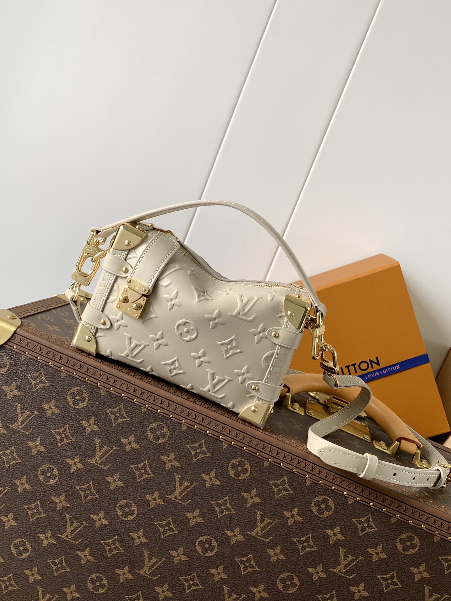 [TOP] Louis Vuitton LV Side Trunk Medium-Sized Handbag 12*7.5*19cm - Beige