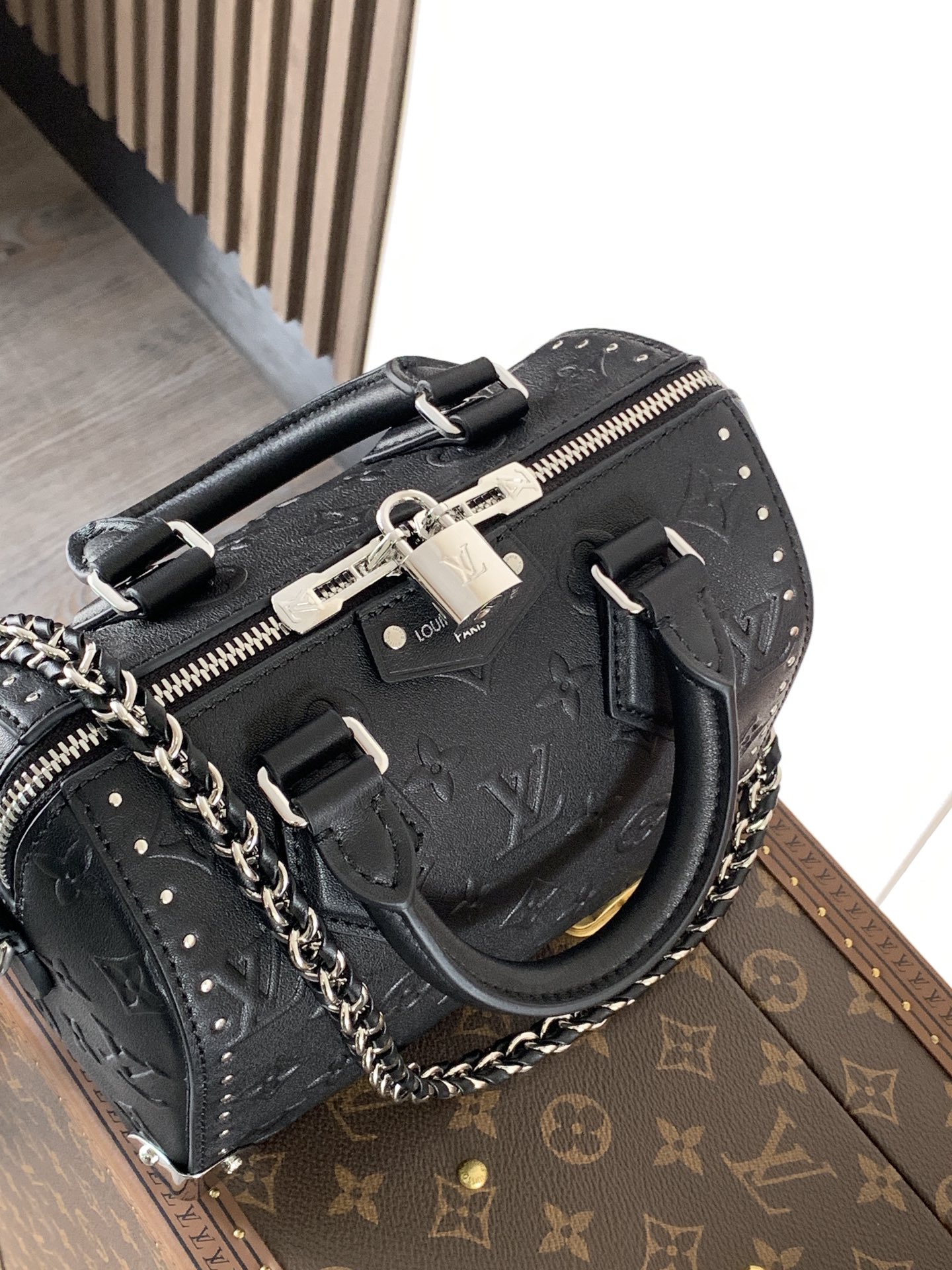 [TOP] Louis Vuitton LV Monogram Bold Speedy 20 Trunk Handbag 20.5x13.5x11cm  - Black