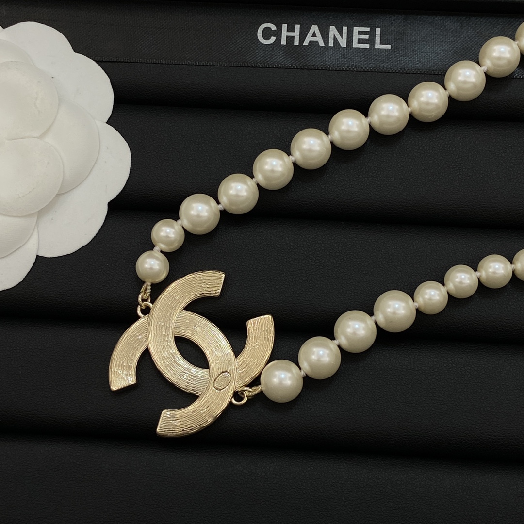 [TOP] CHANEL CC Pearl Necklace - Gold