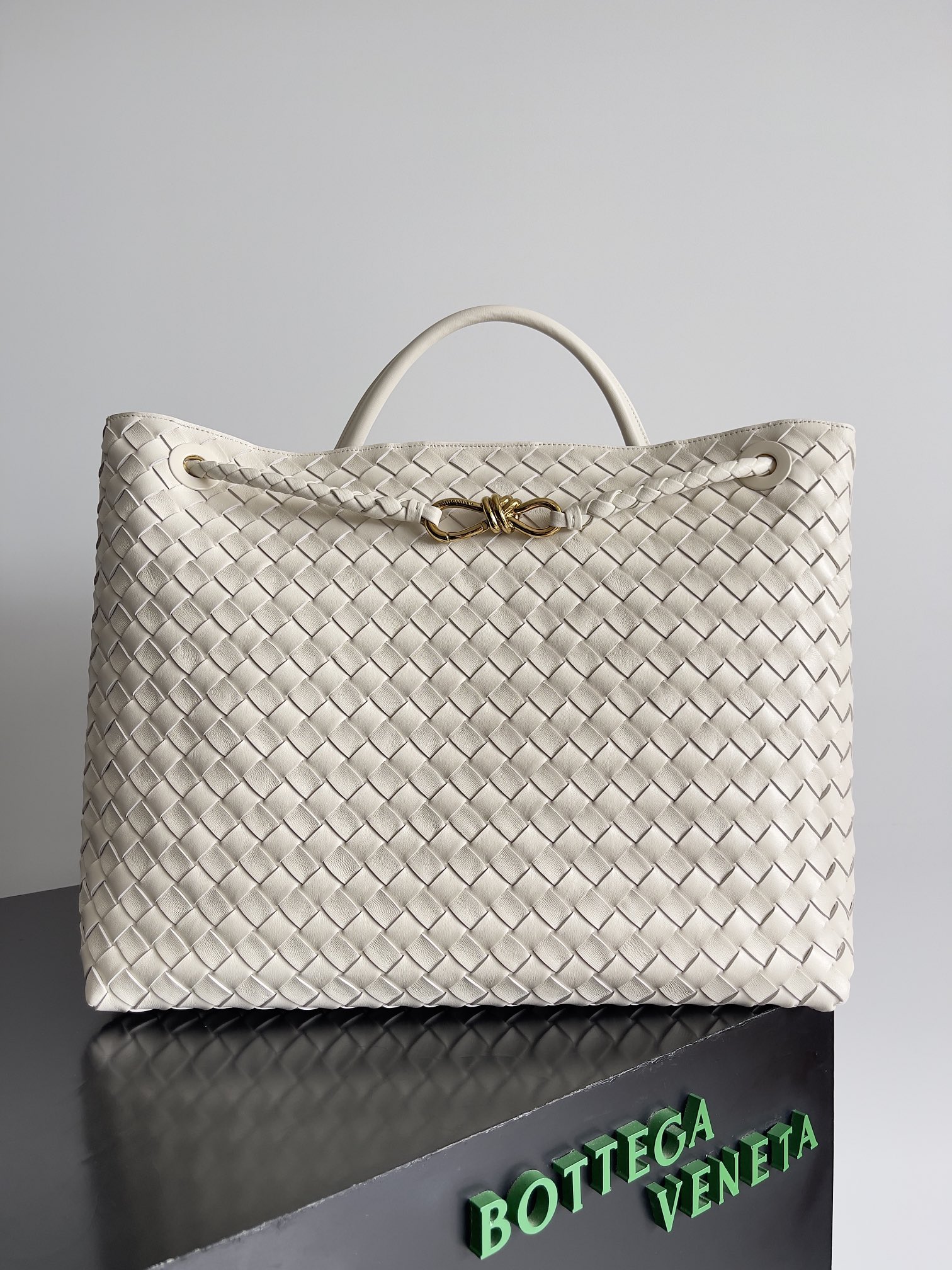 [TOP] Bottega Veneta BV Andiamo Bag 45 x 22 x 34 cm - Beige
