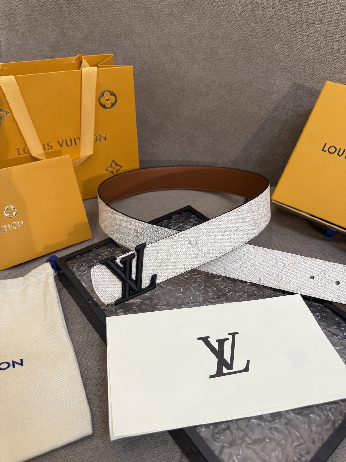 [TOP] Louis Vuitton LV  Belt - White