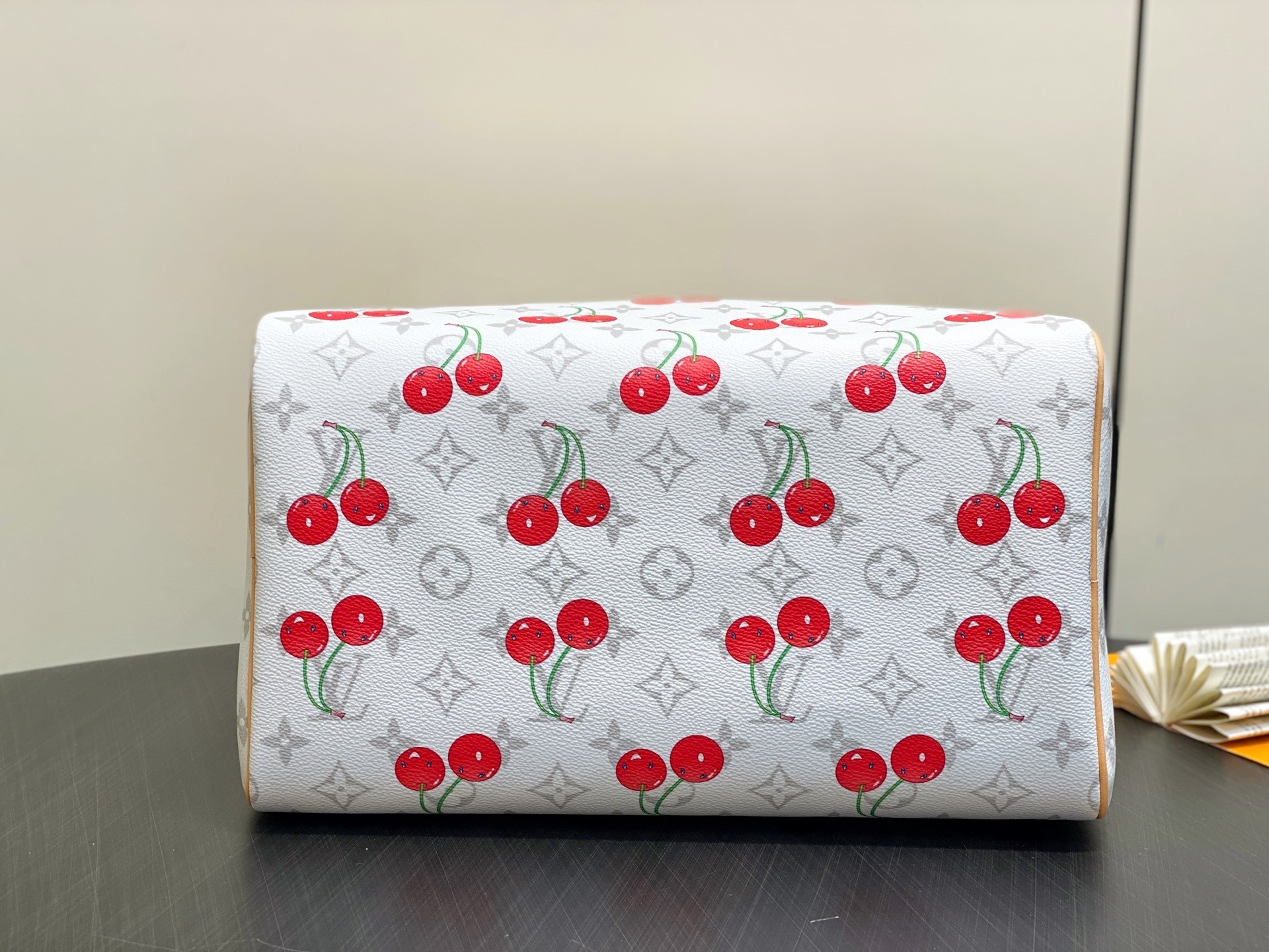 [TOP] Louis Vuitton LV Speedy Soft 30 Bag with Cherry Pattern 30 x 21 x 17cm - White