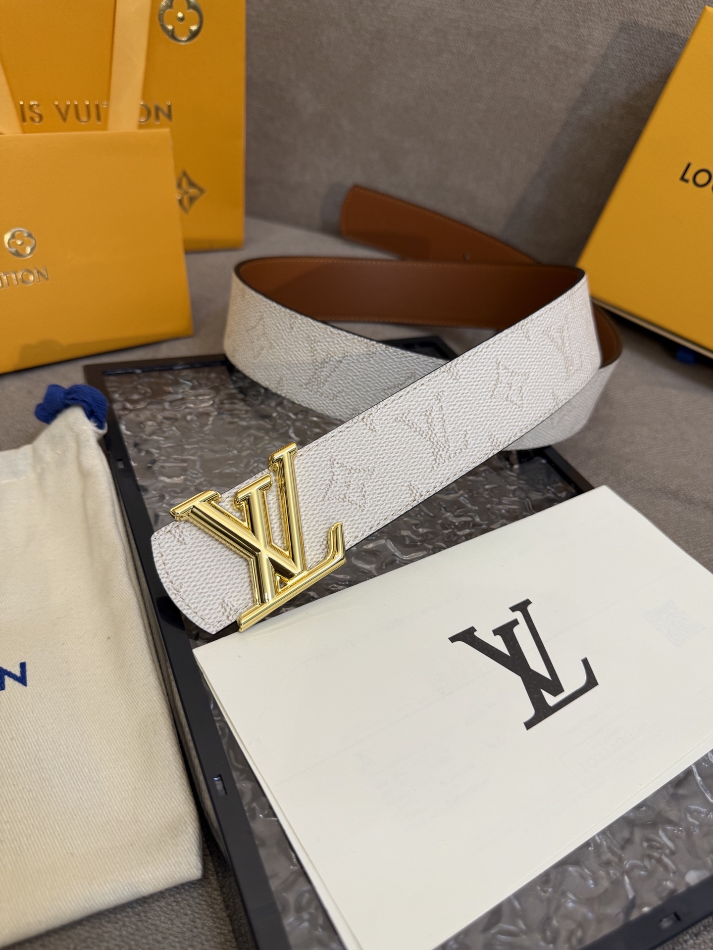 [TOP] Louis Vuitton LV  Belt - White