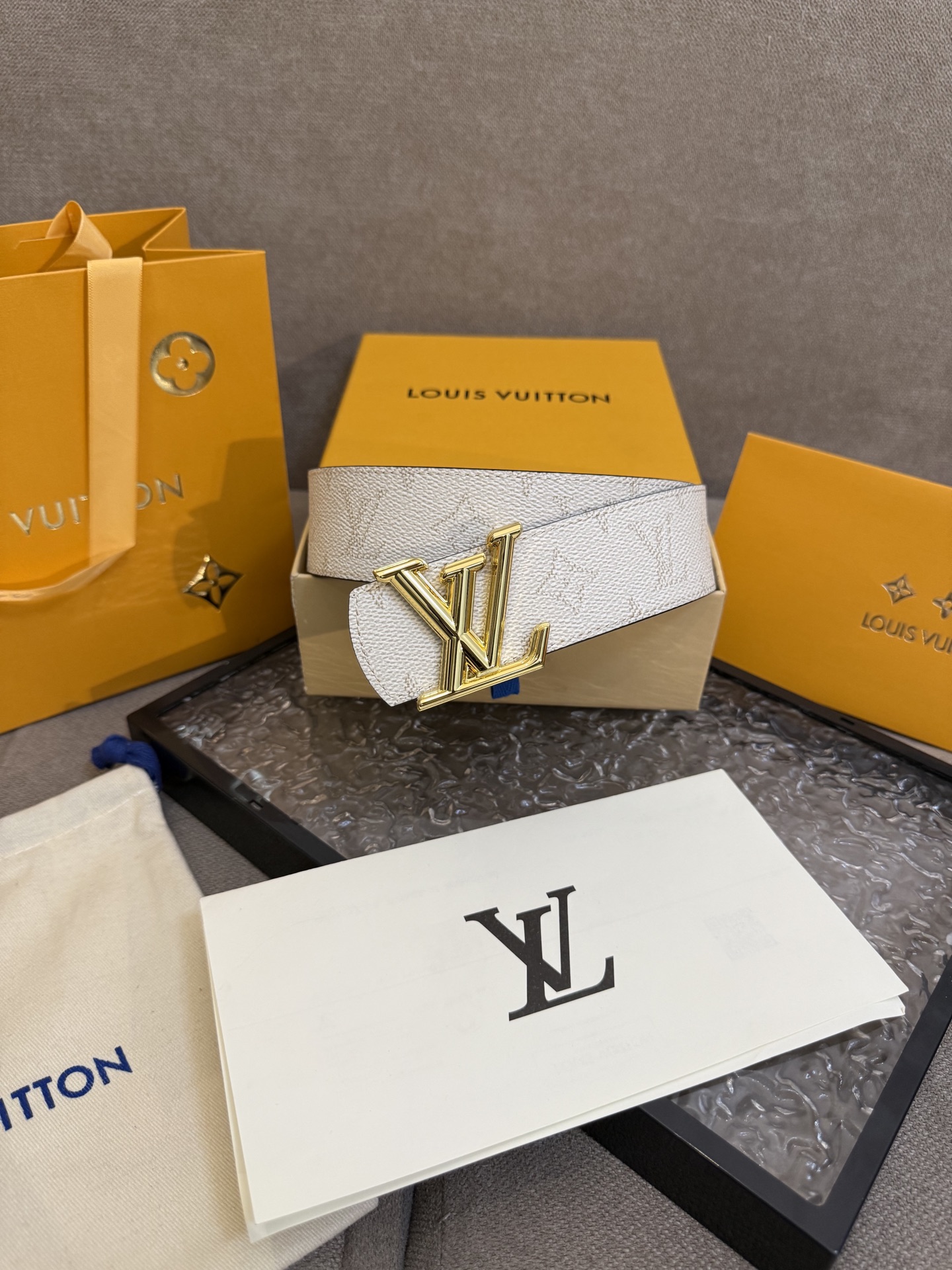 [TOP] Louis Vuitton LV  Belt - White