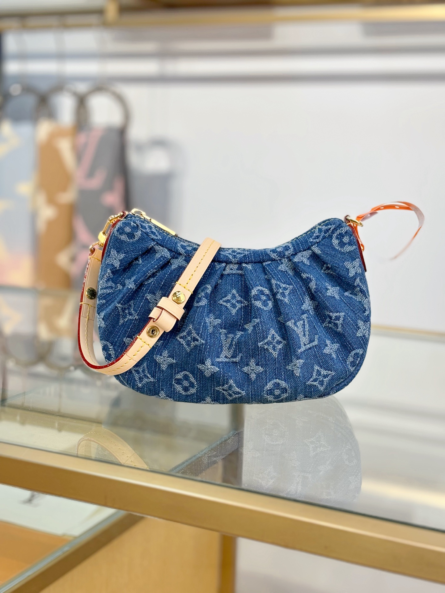 [TOP] Louis Vuitton LV Pochette Valley handbag 21x15x7cm - Blue
