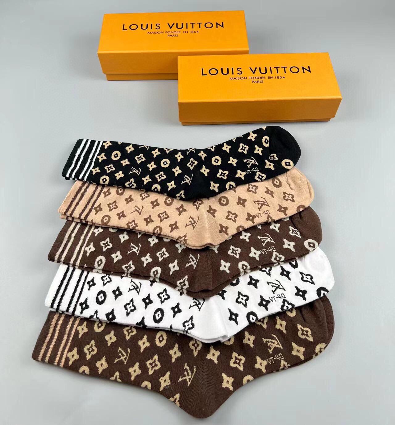 [TOP] Louis Vuitton LV Socks - 5 Pieces as a Set