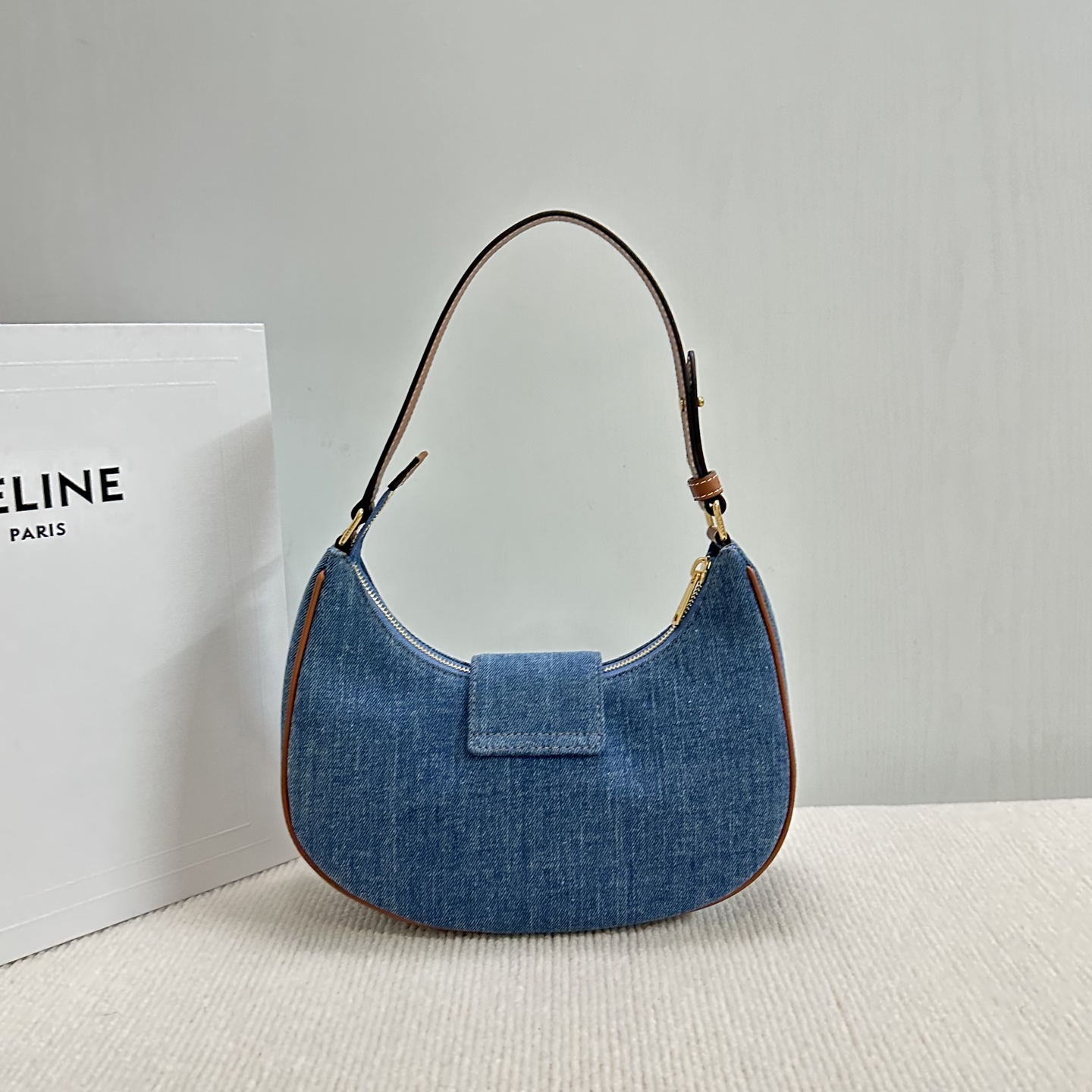 [TOP] CELINE Ava Bag 23x13.5x6cm - Denim Blue