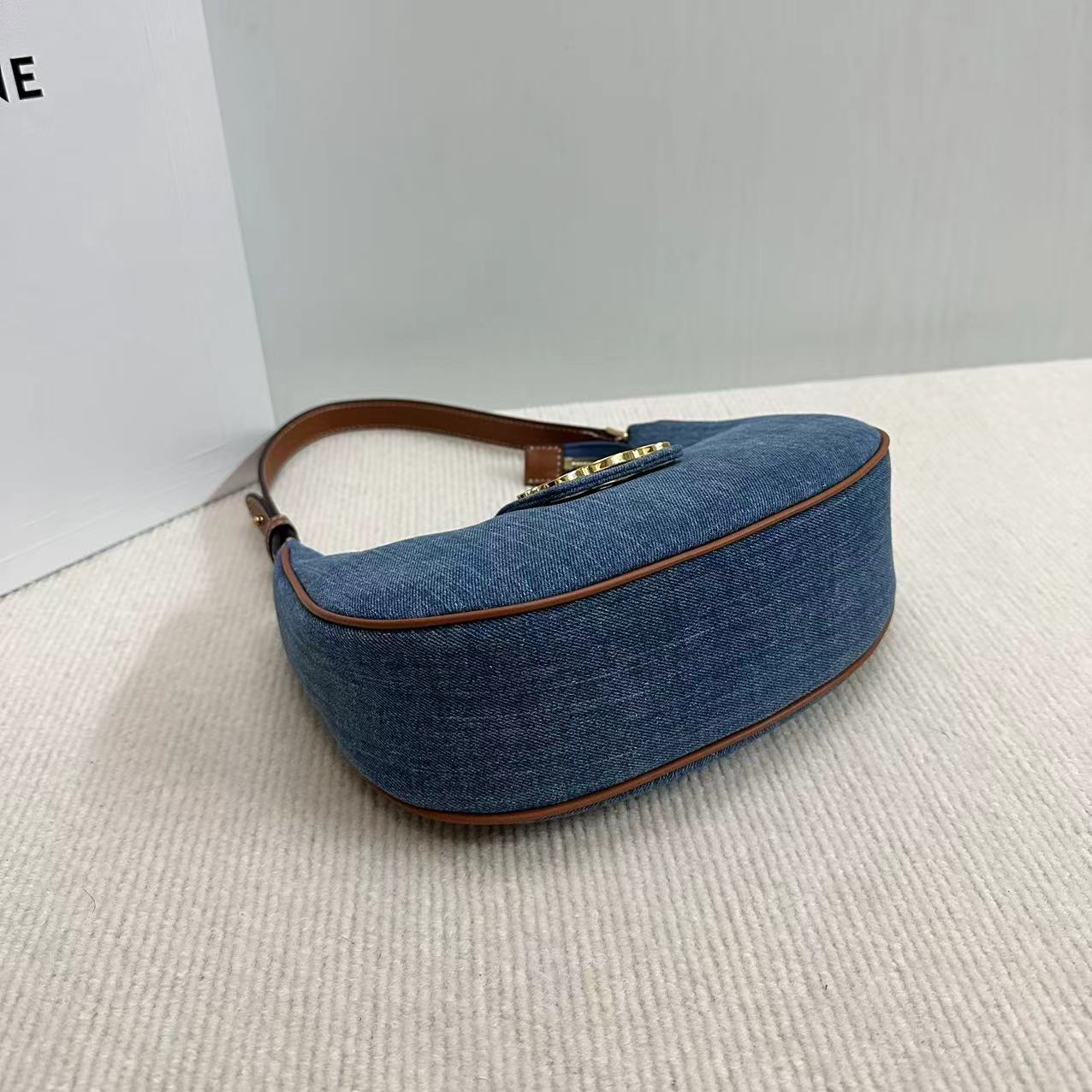[TOP] CELINE Ava Bag 23x13.5x6cm - Denim Blue