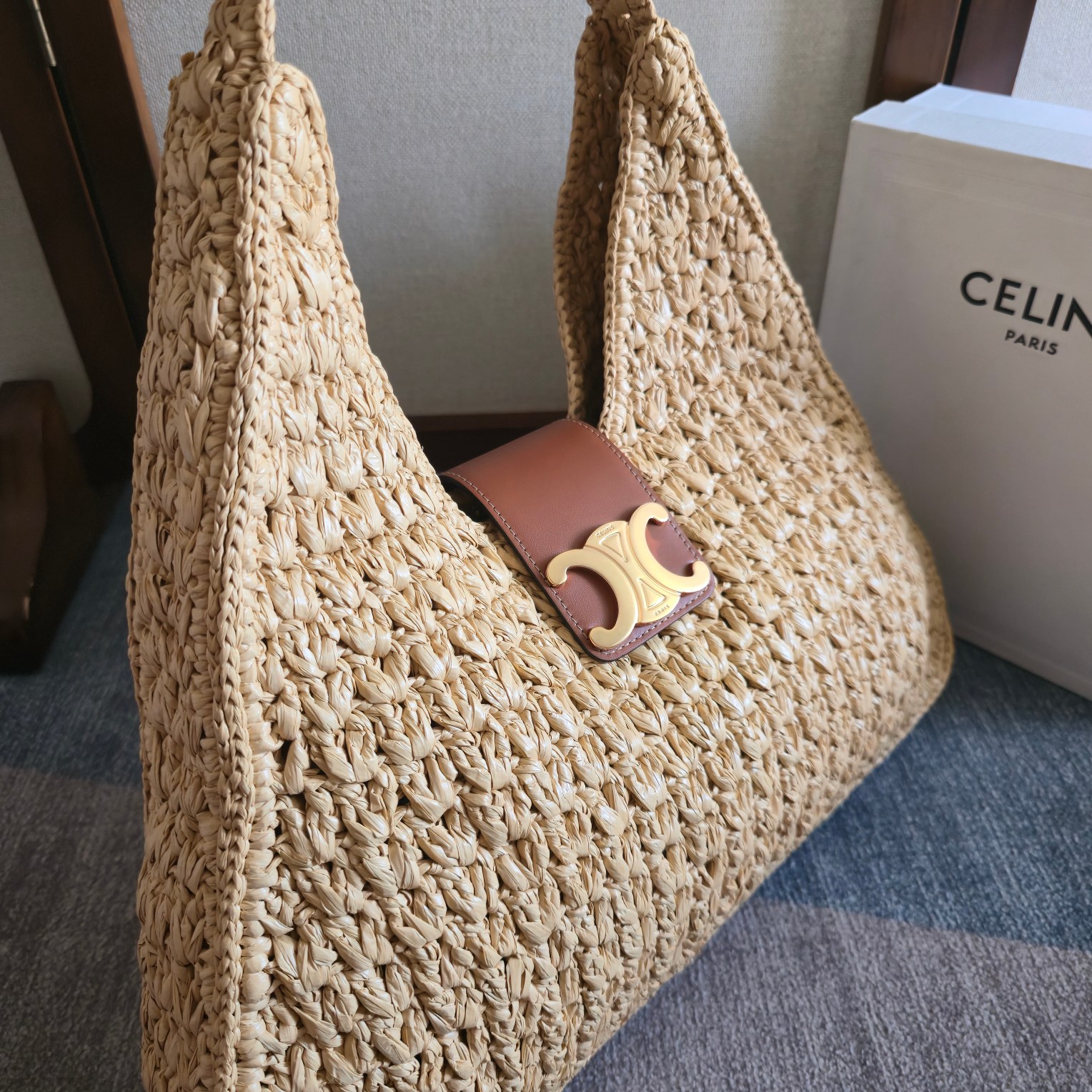 [TOP] CELINE Cabas Triangle Bag 45x23x6cm - Beige