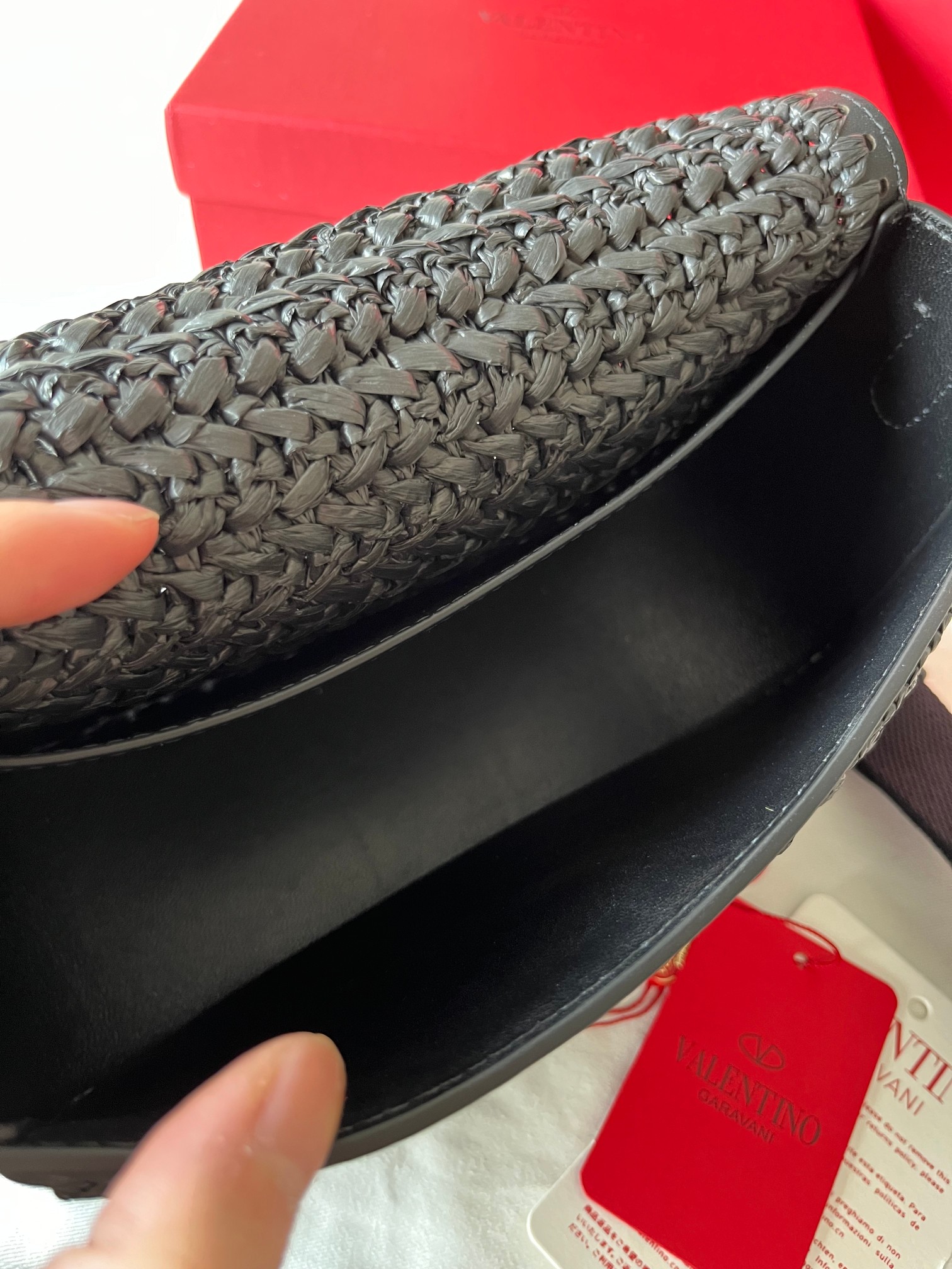 [TOP] VALENTINO Garavani Loco Bag 23.5x18x8cm - Black