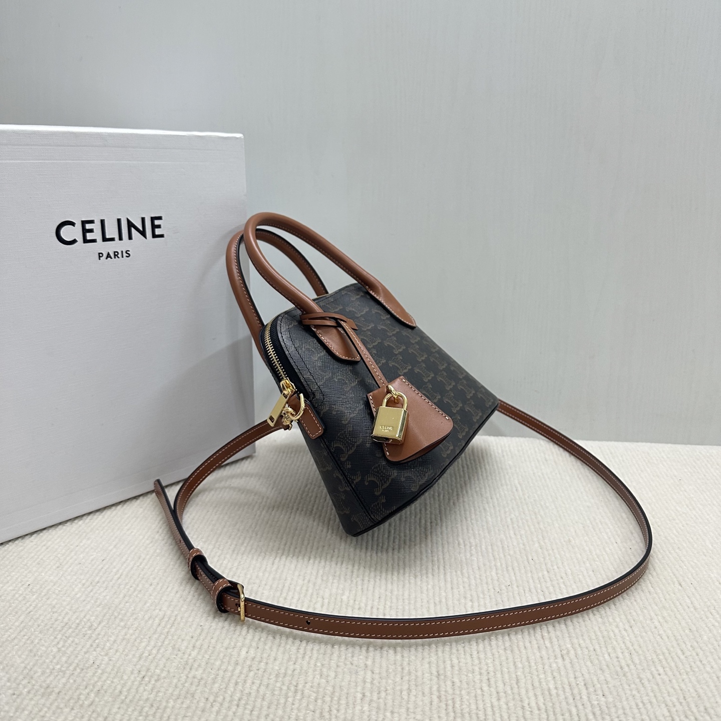 [TOP] CELINE Teen Honorine Bag 22x17.5x9.5cm - Brown