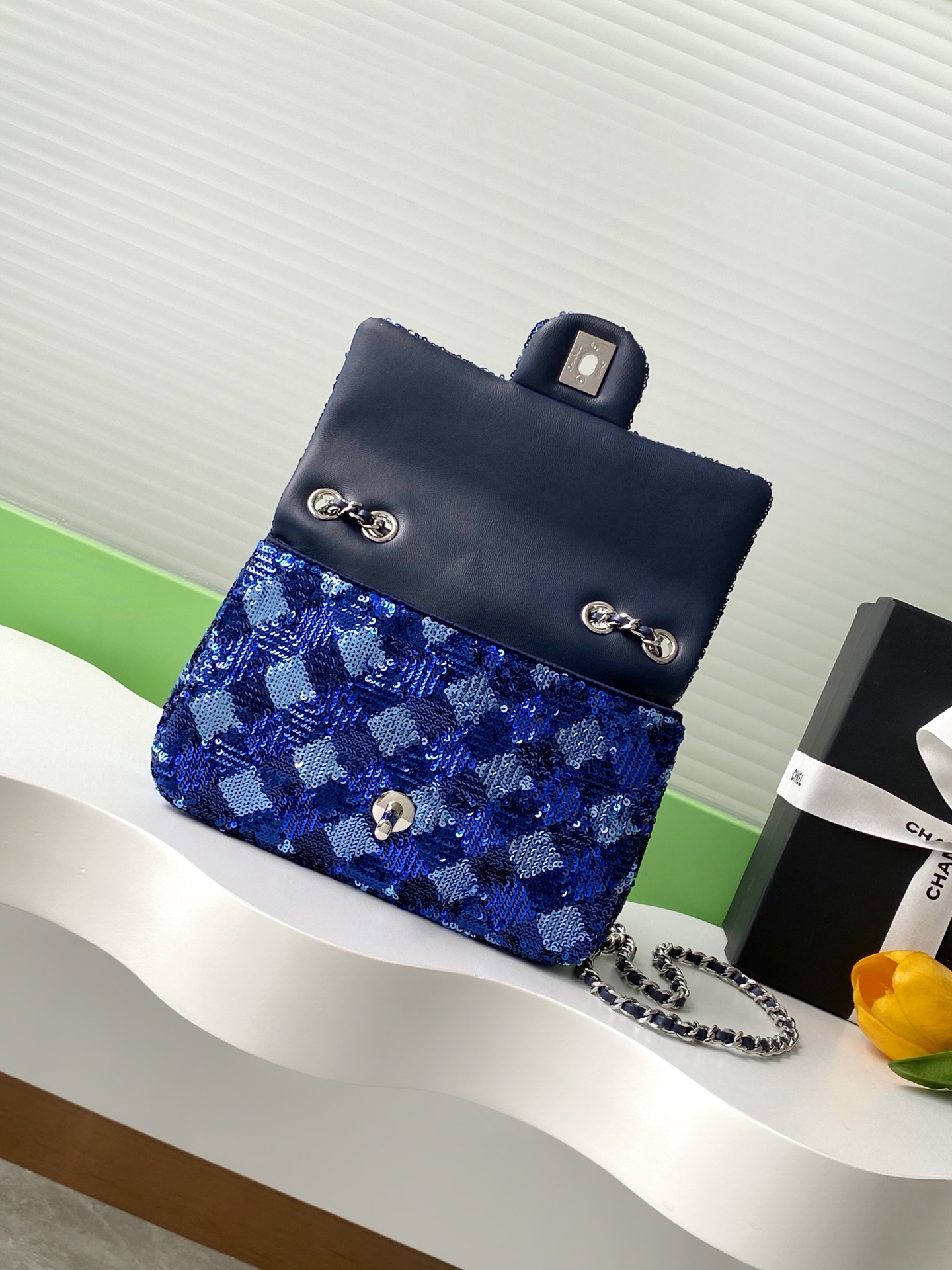 [TOP] CHANEL Sequins Flap Bag 14-21-8 cm - Blue