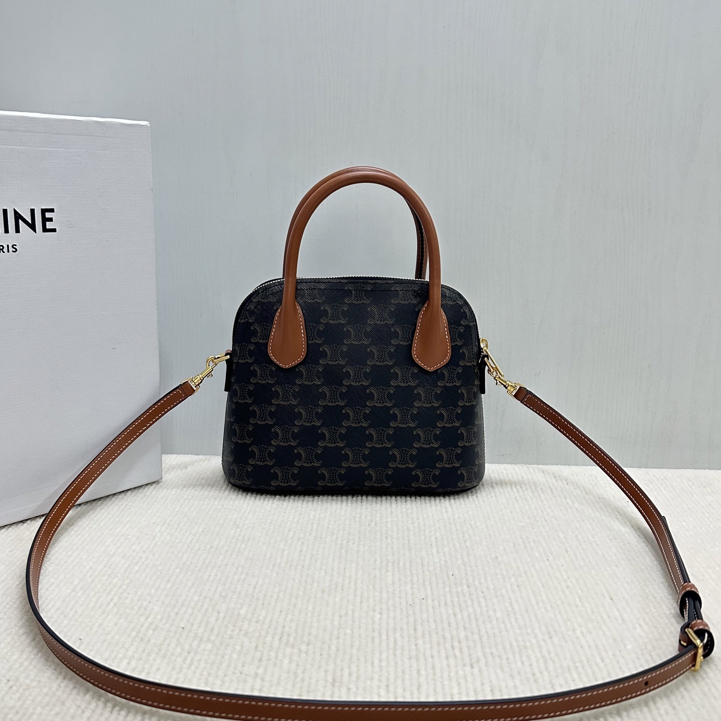 【CELINE】TEEN HONORINE BAG●120682DNK04LU TEEN HONORINE BAG IN Triomphe Canvas and Calfskin - TAN | CELINE