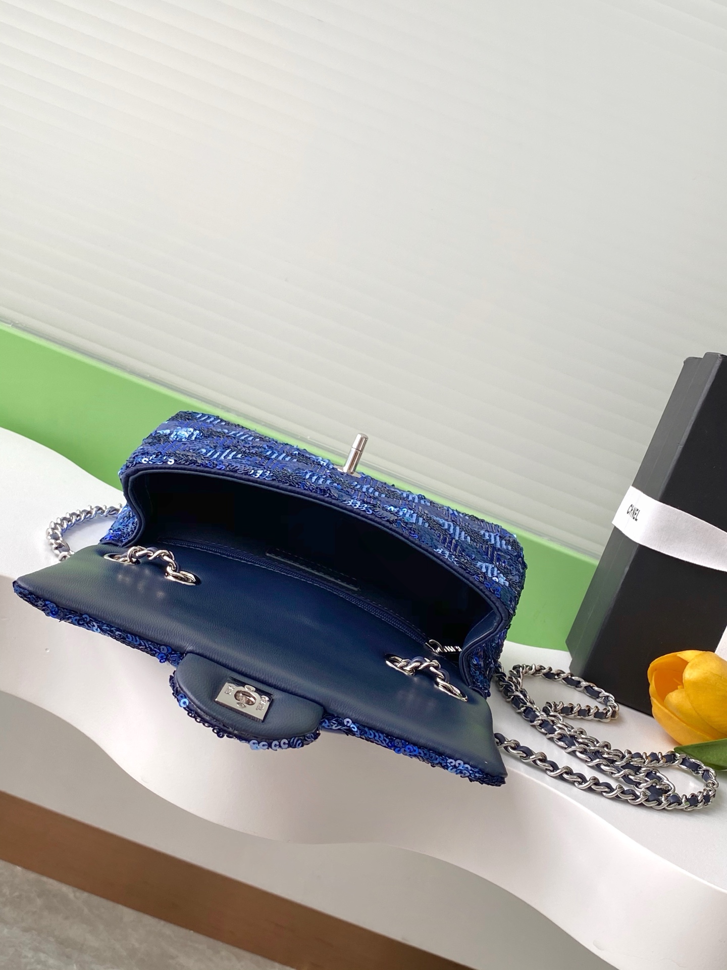 [TOP] CHANEL Sequins Flap Bag 14-21-8 cm - Blue