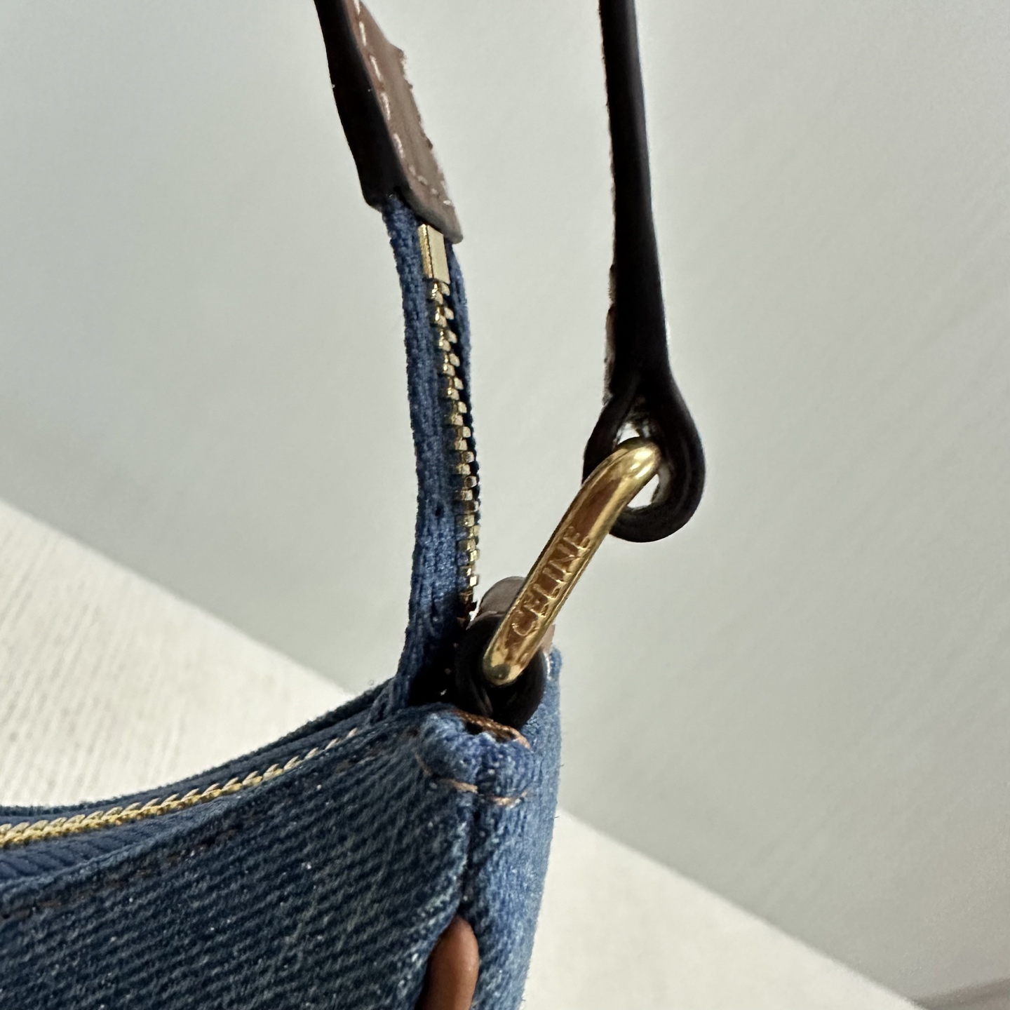[TOP] CELINE Ava Bag 23x13.5x6cm - Denim Blue
