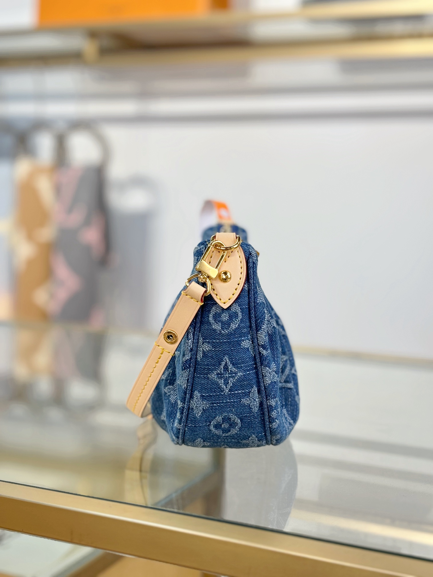 [TOP] Louis Vuitton LV Pochette Valley handbag 21x15x7cm - Blue