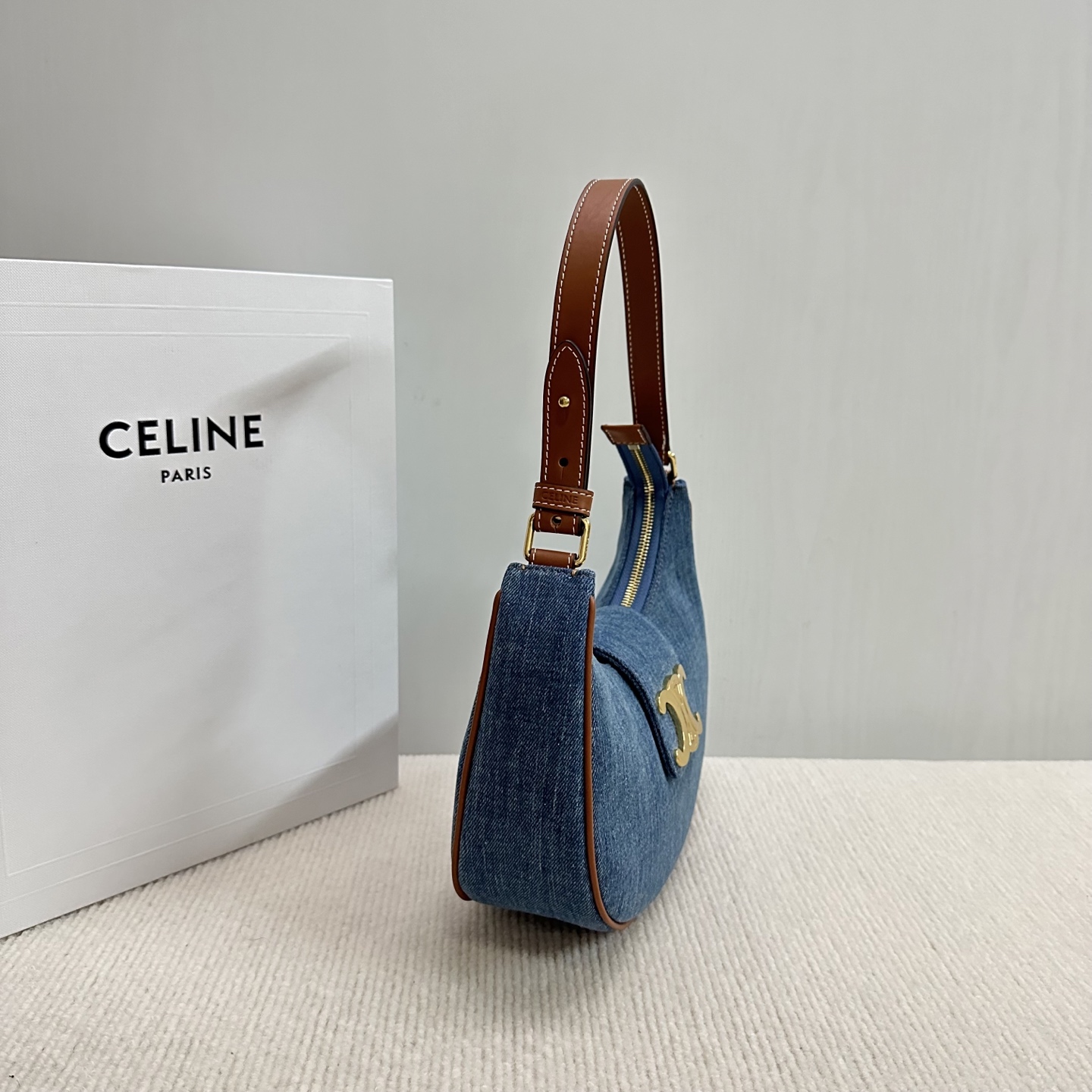 [TOP] CELINE Ava Bag 23x13.5x6cm - Denim Blue
