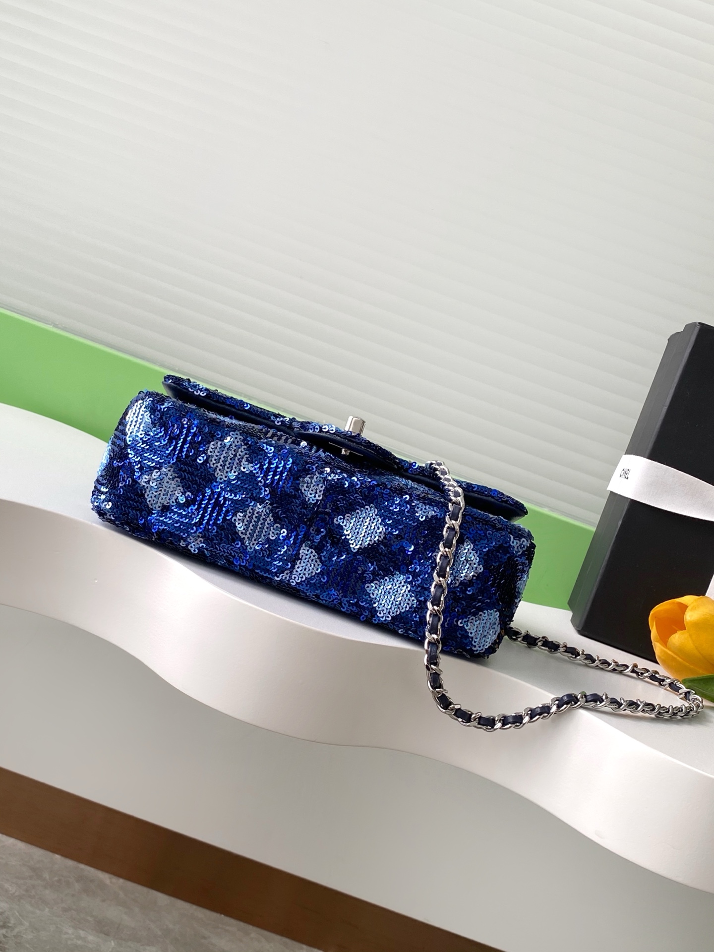 [TOP] CHANEL Sequins Flap Bag 14-21-8 cm - Blue