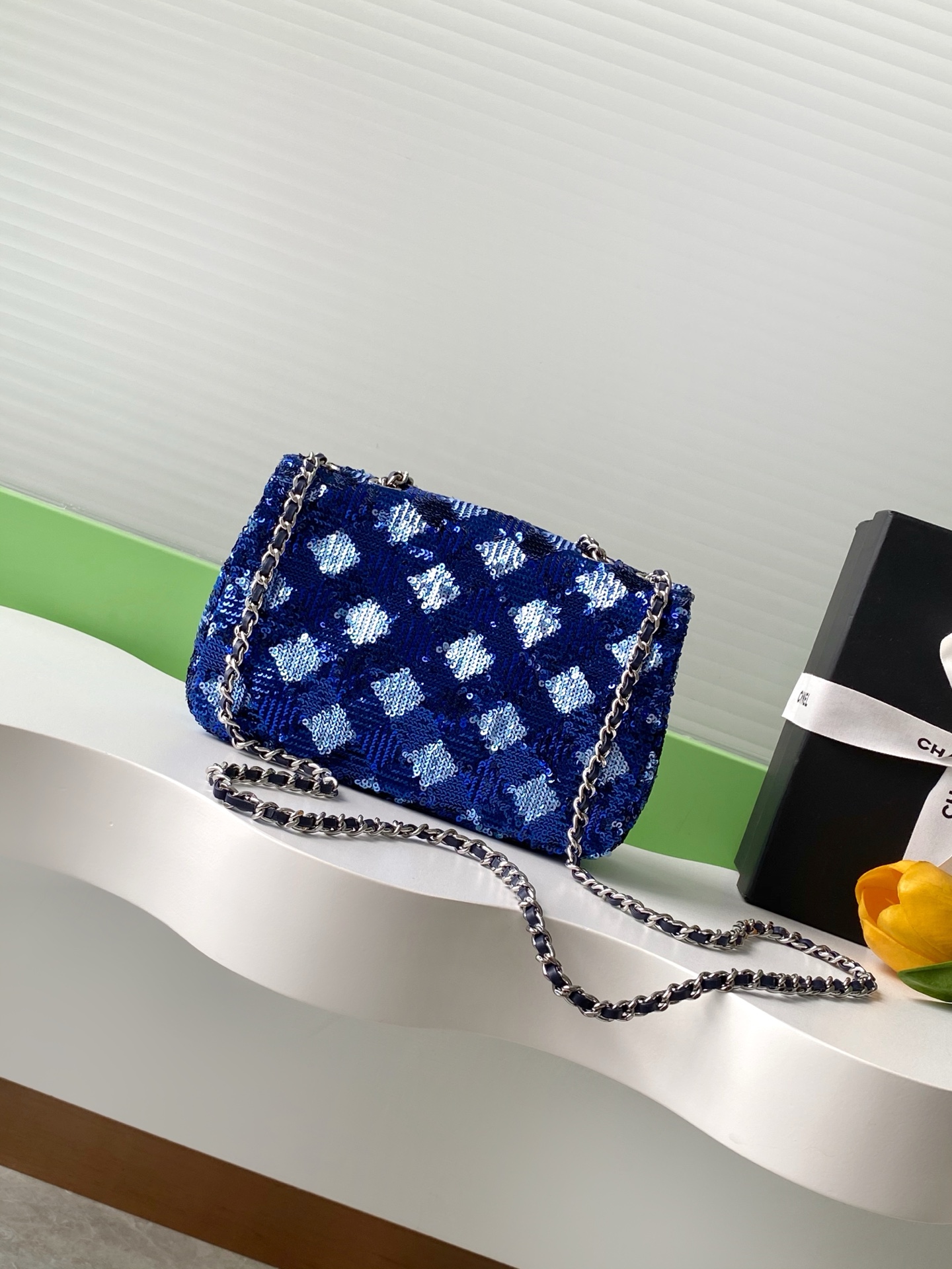 [TOP] CHANEL Sequins Flap Bag 14-21-8 cm - Blue