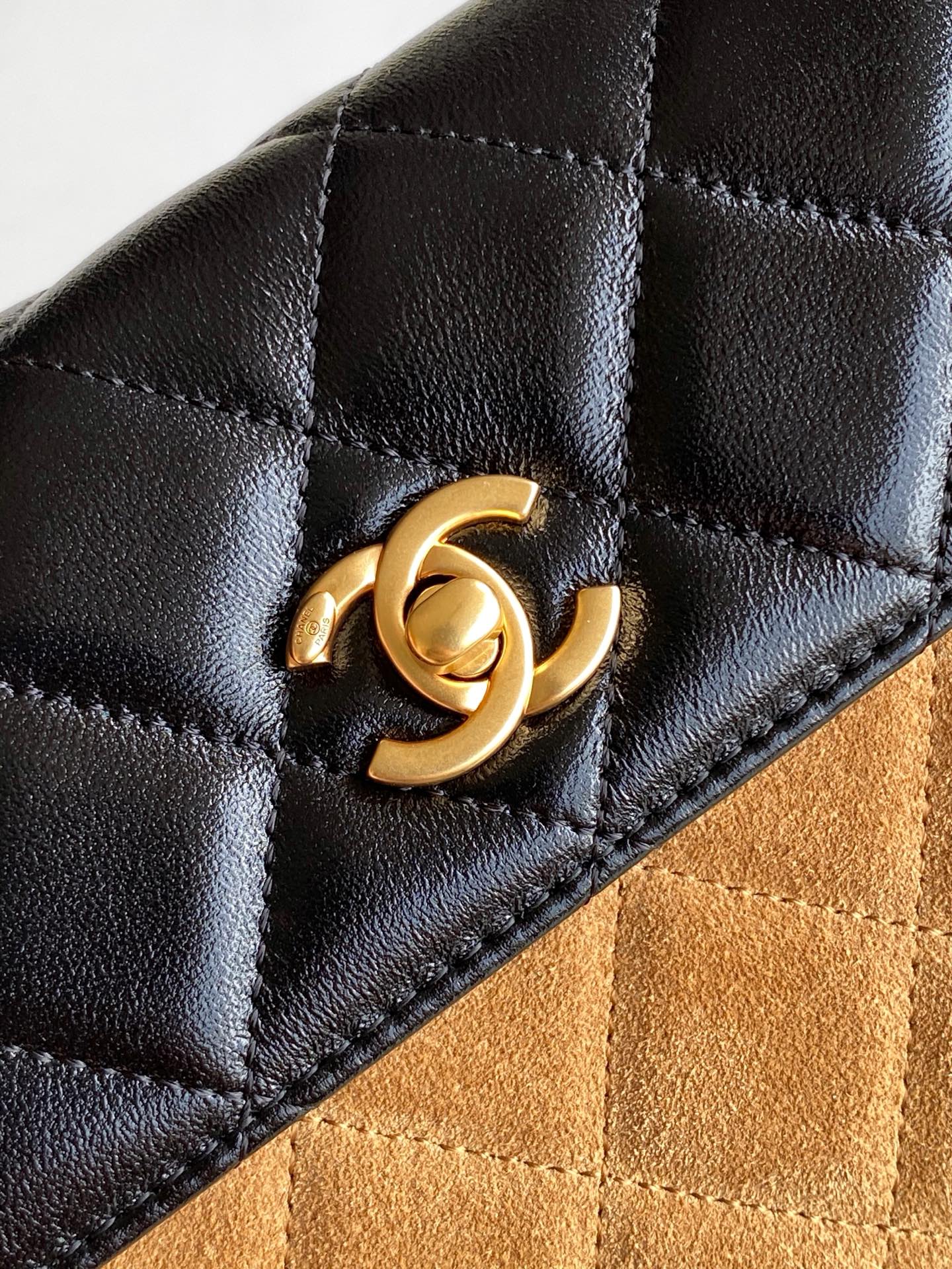 [TOP] CHANEL Suede Bag  11.5-19.5-5 cm - Brown