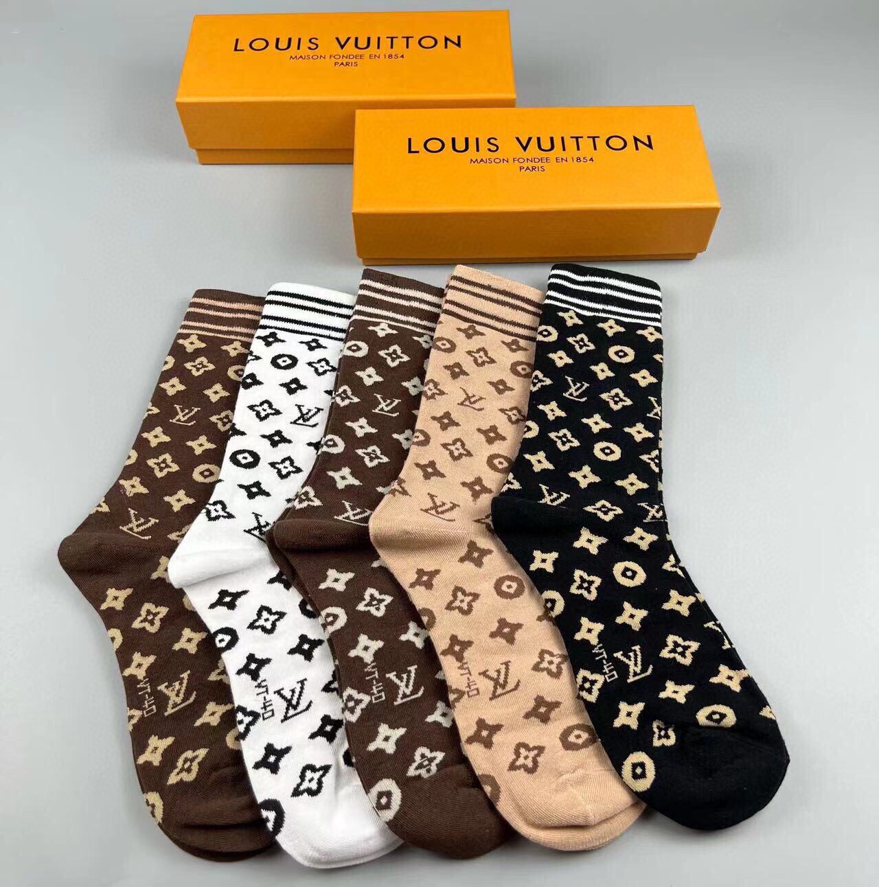 [TOP] Louis Vuitton LV Socks - 5 Pieces as a Set