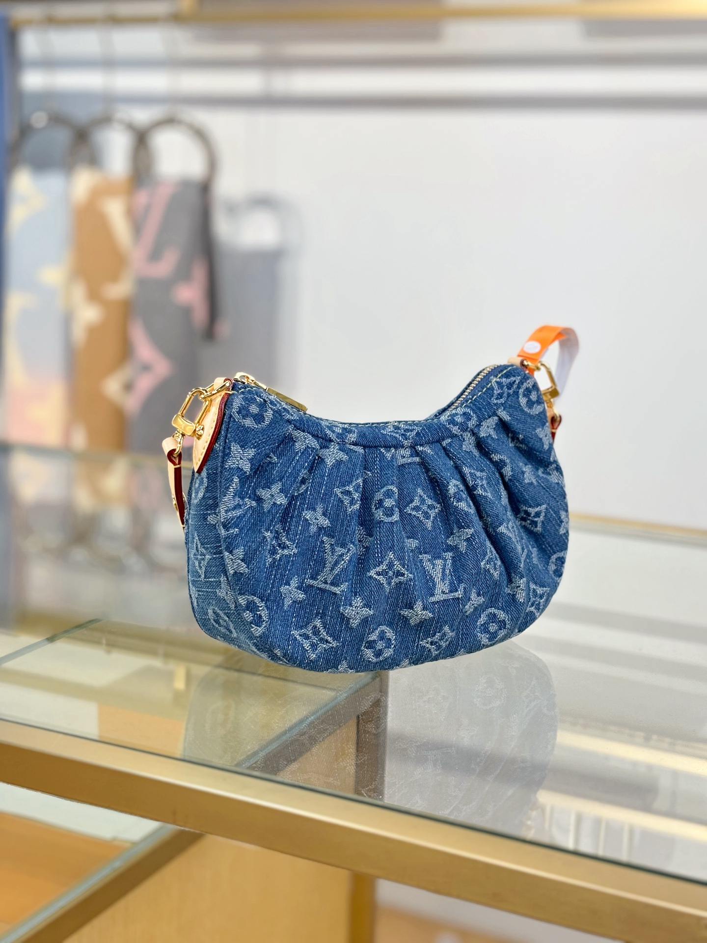 [TOP] Louis Vuitton LV Pochette Valley handbag 21x15x7cm - Blue