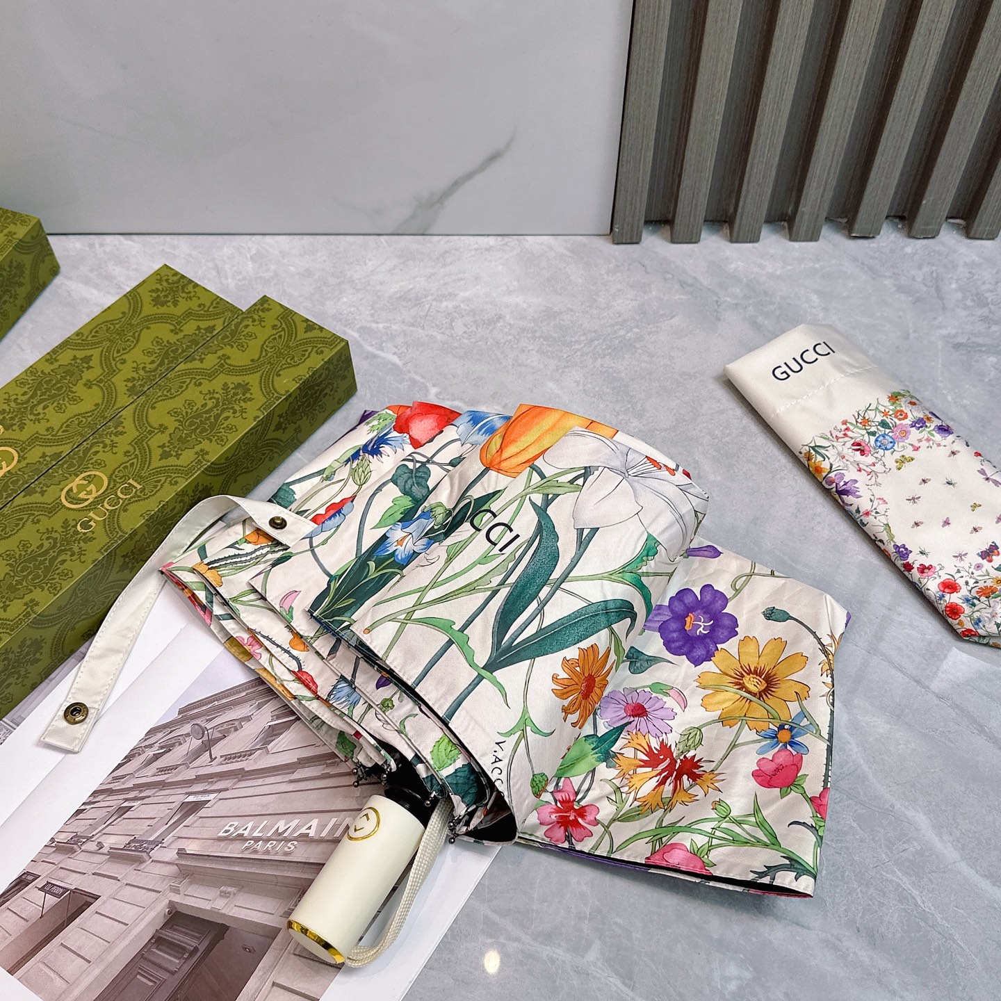 [TOP] GUCCI Umbrella - Beige