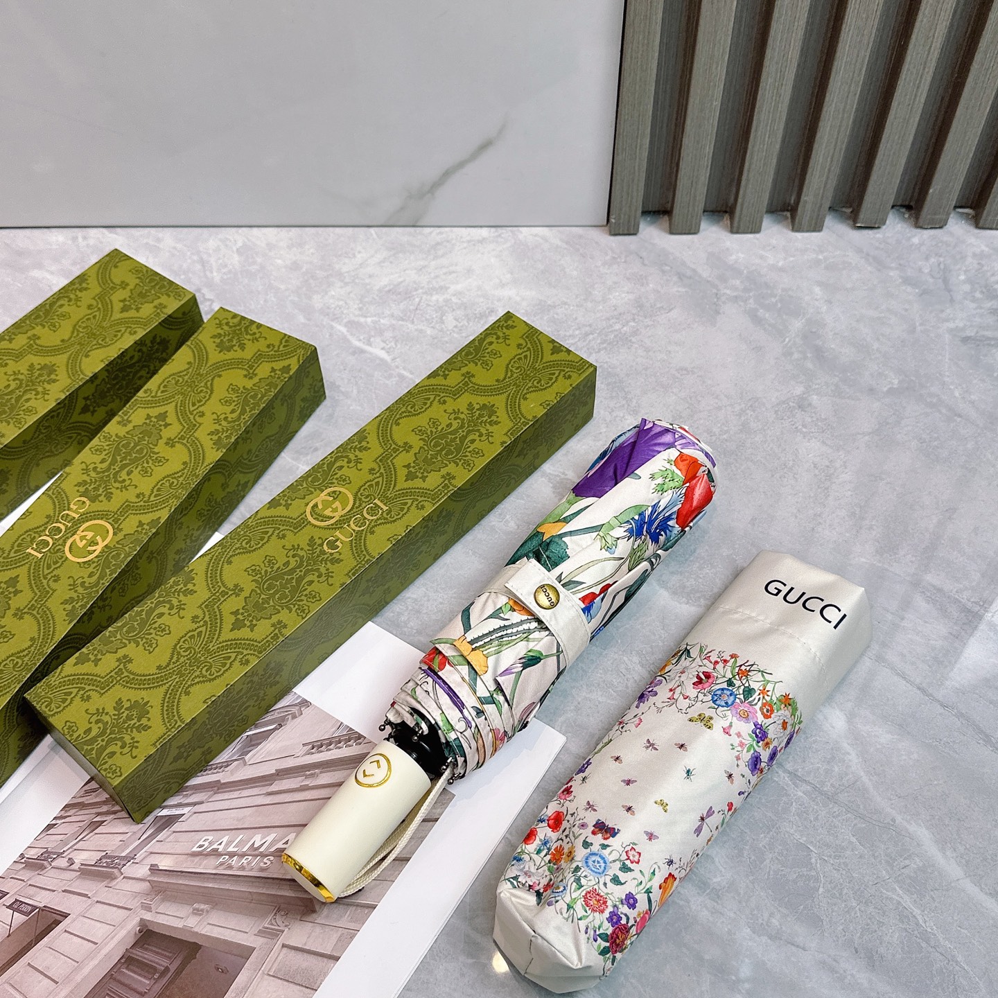 [TOP] GUCCI Umbrella - Beige