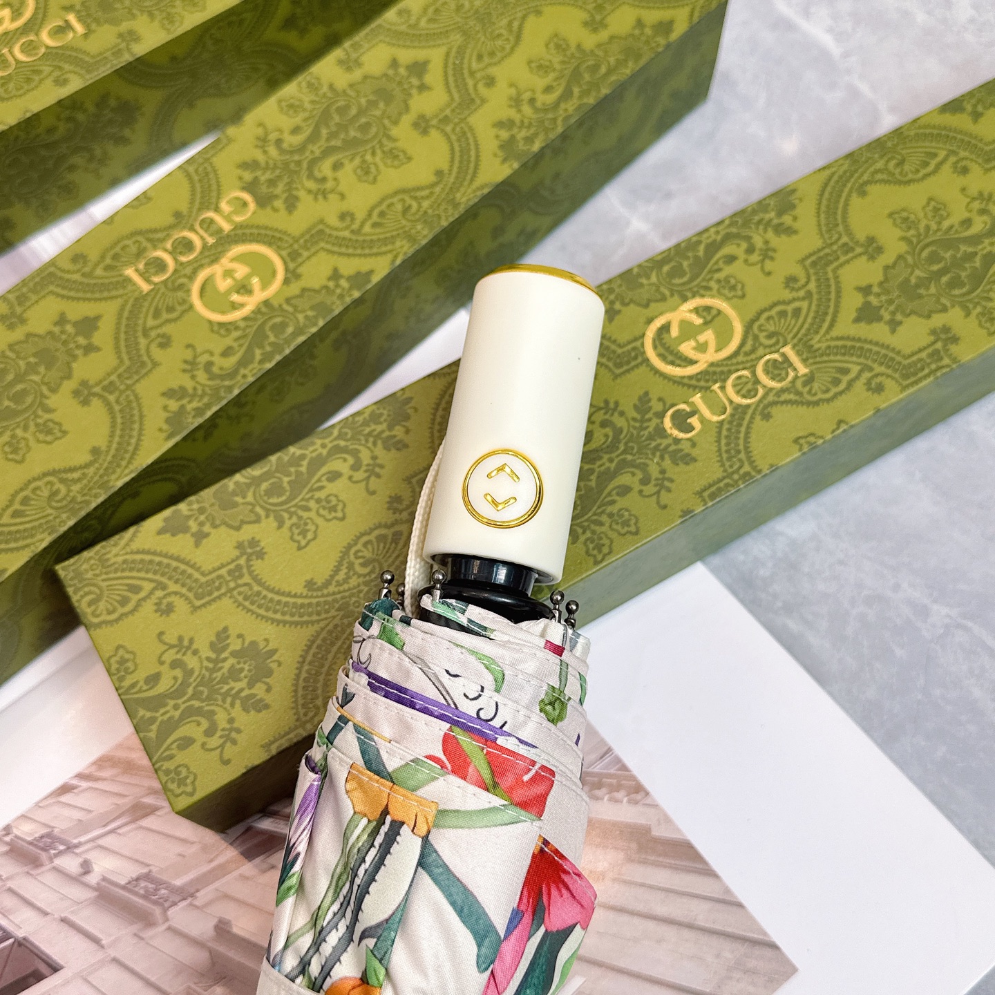 [TOP] GUCCI Umbrella - Beige