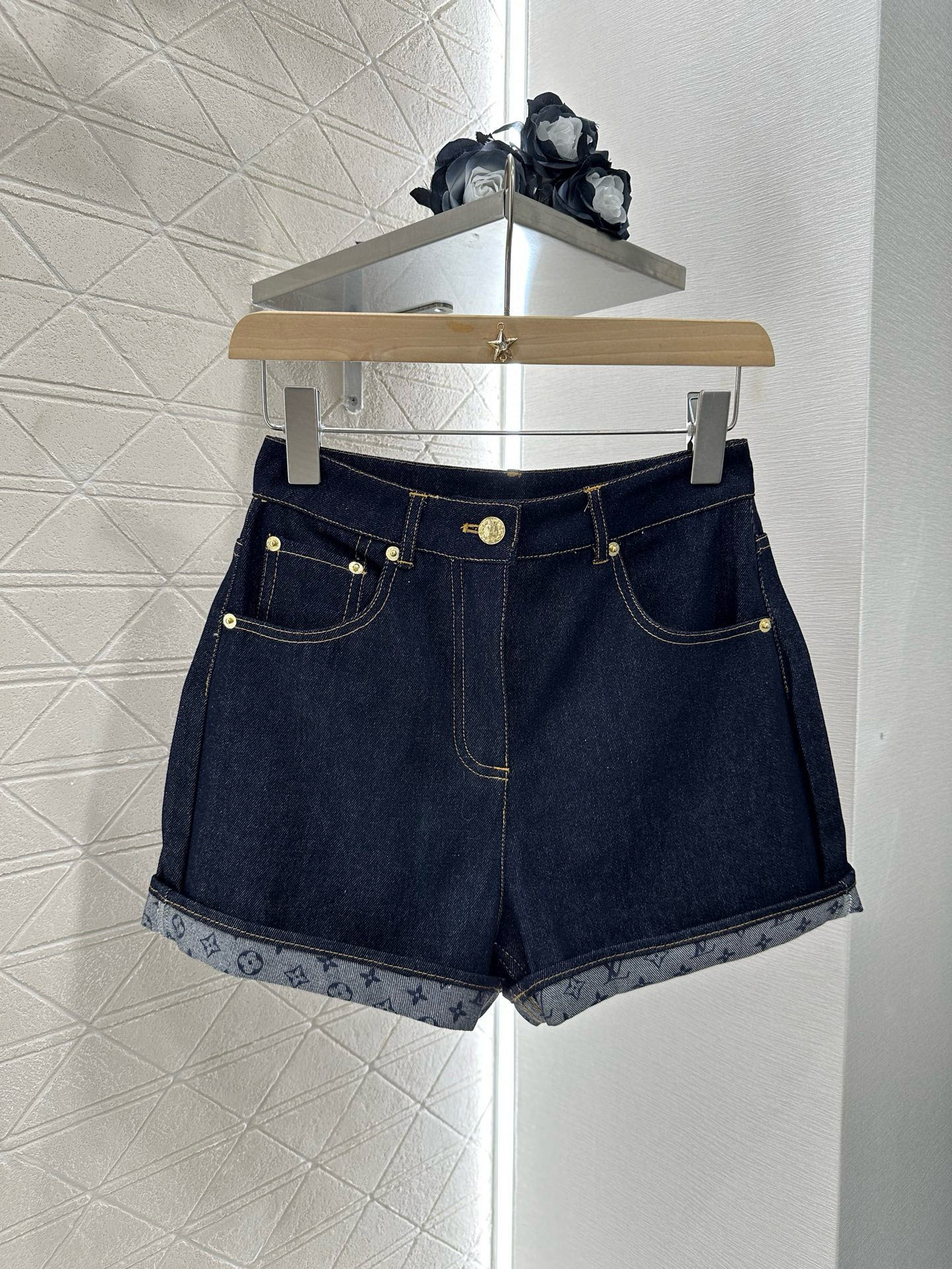 [TOP] Louis Vuitton LV Denim Shorts- Blue