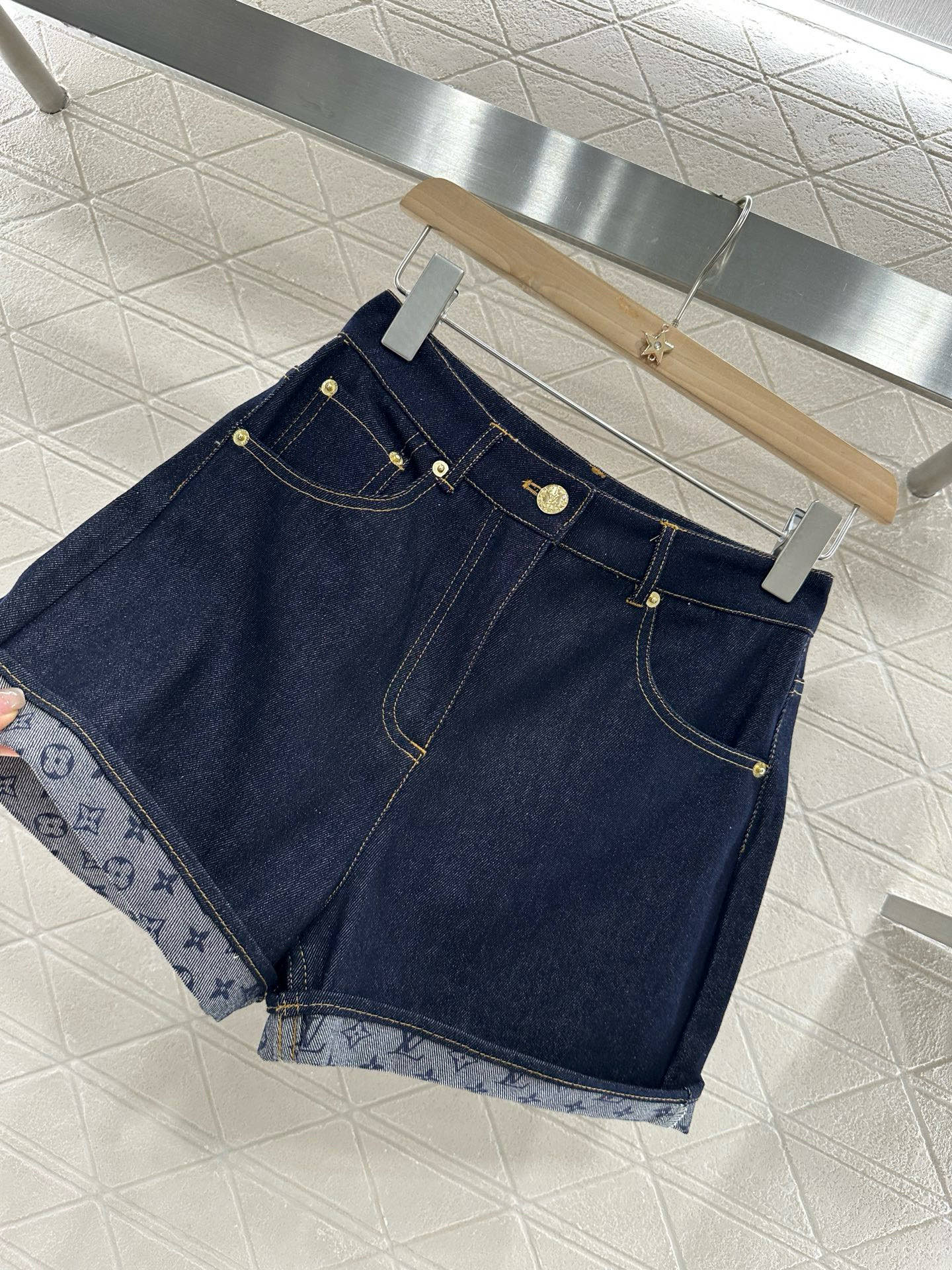 [TOP] Louis Vuitton LV Denim Shorts- Blue
