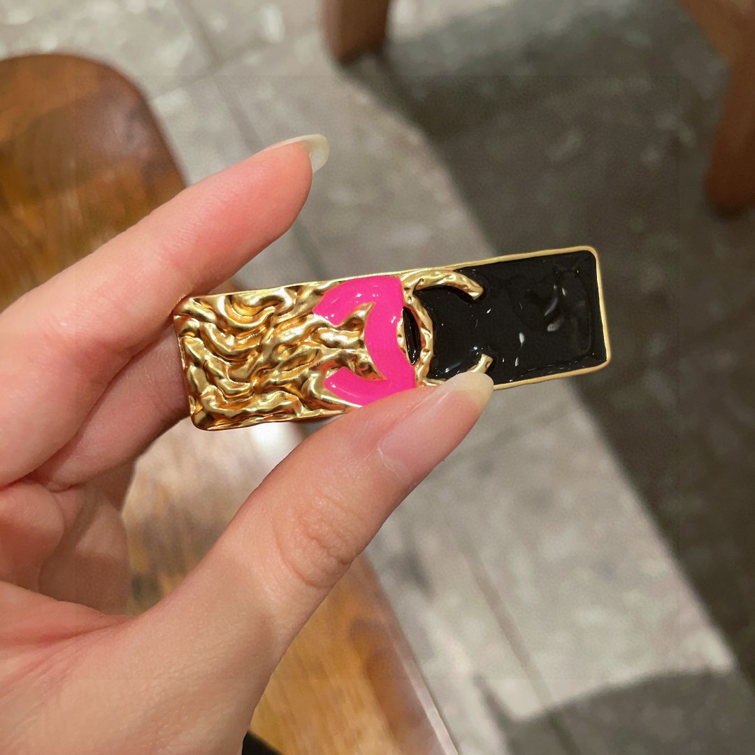 [TOP] CHANEL Hairpin - Gold