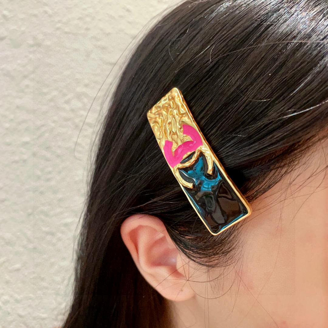 [TOP] CHANEL Hairpin - Gold