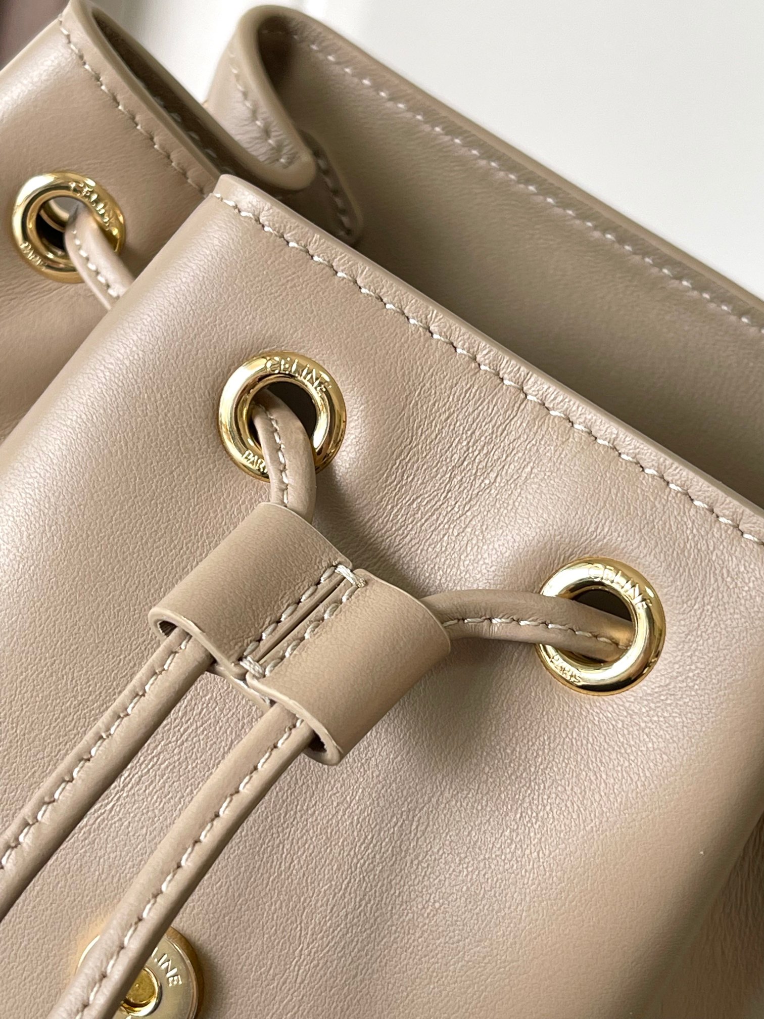 [TOP] CELINE Bonnie Backpack Calfskin 25x18x13 cm - Khaki