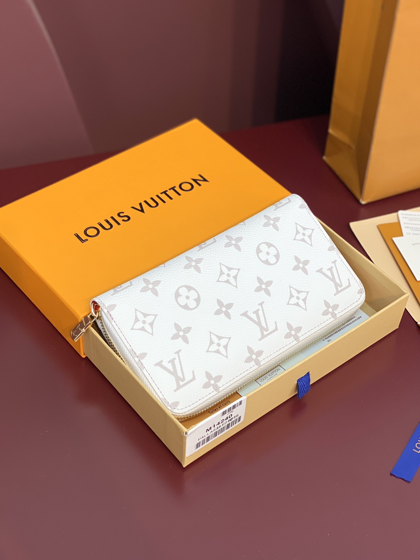 [TOP] Louis Vuitton LV Zip Wallet with Cherry Pattern 19.5x10.5x2.5cm - White