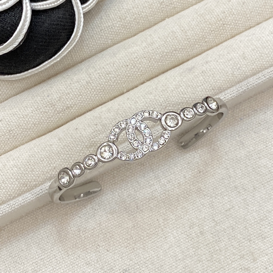 [TOP] CHANEL CC Bracelet - 2 Colors