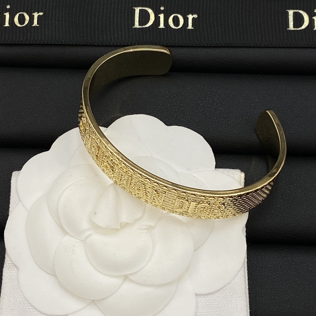 [TOP] Christian Dior Bracelet - Gold
