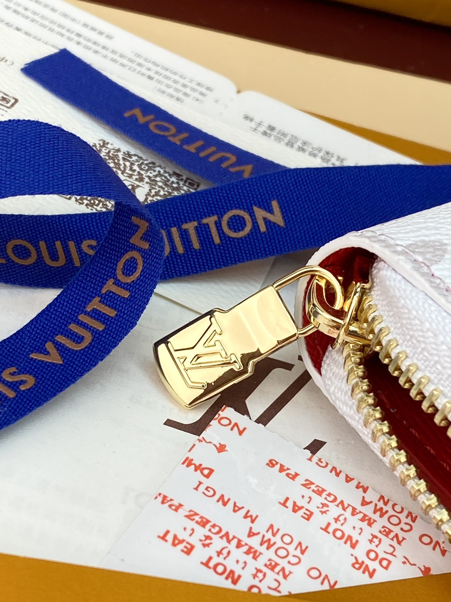 [TOP] Louis Vuitton LV Zip Wallet with Cherry Pattern 19.5x10.5x2.5cm - White