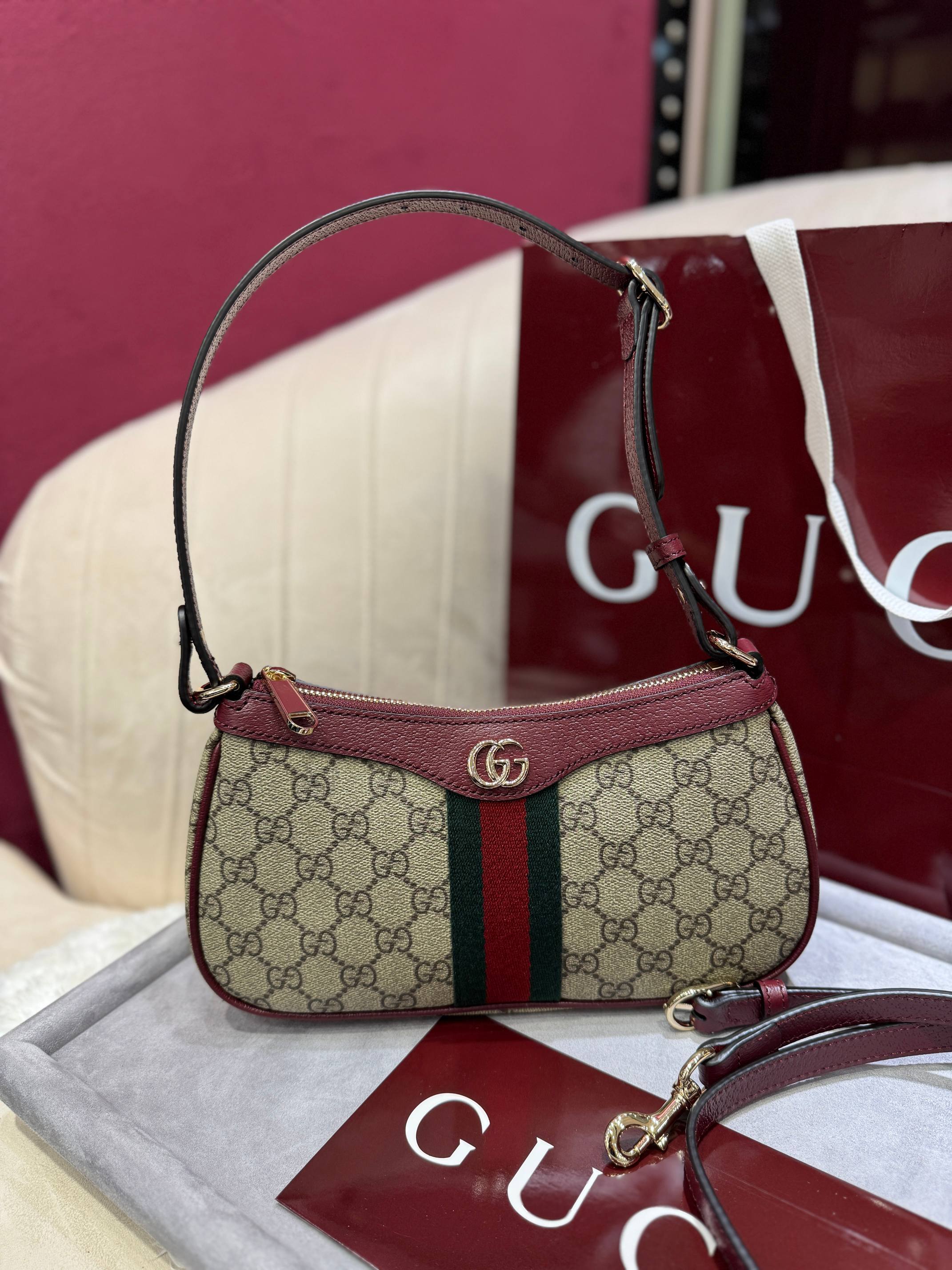 [TOP] GUCCI Ophidia Shoulder Bag 26 x 15 x 6.5 cm - Brown