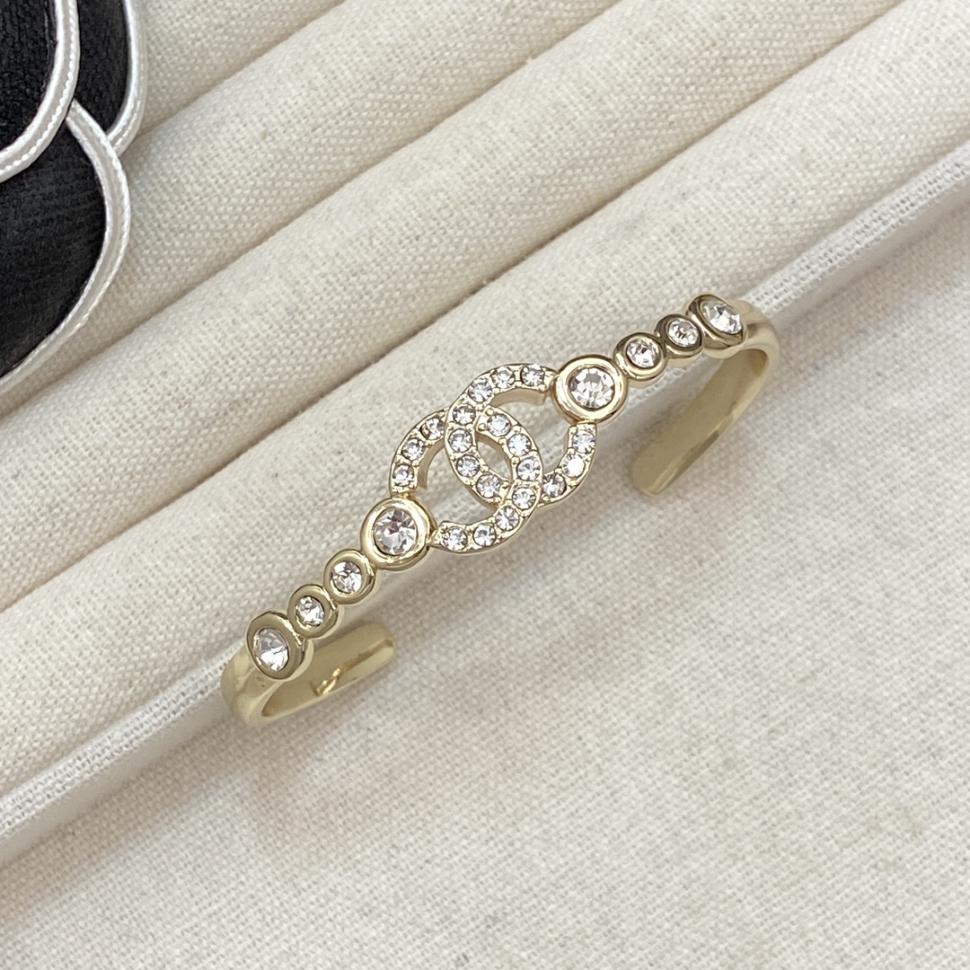 [TOP] CHANEL CC Bracelet - 2 Colors