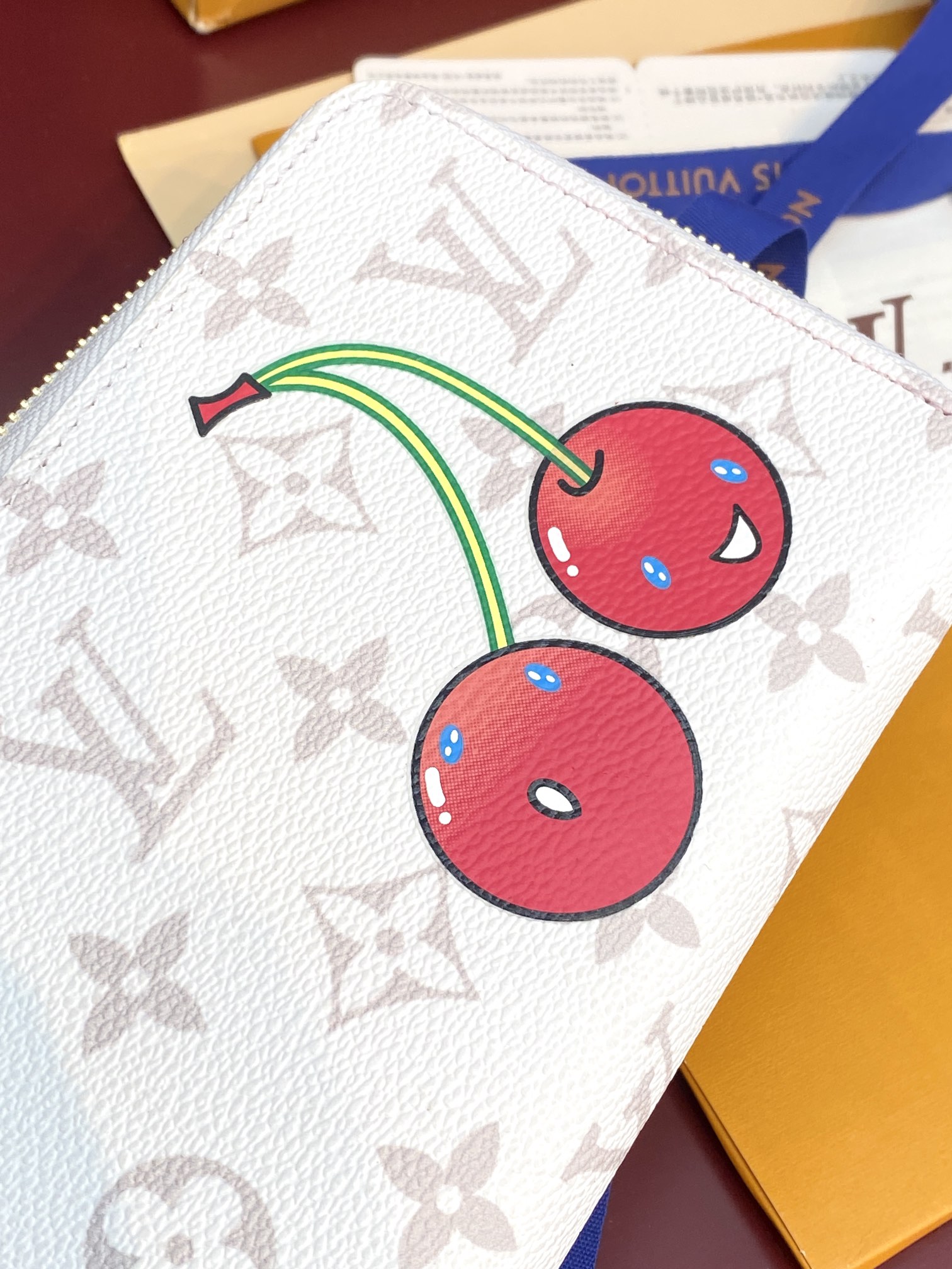 [TOP] Louis Vuitton LV Zip Wallet with Cherry Pattern 19.5x10.5x2.5cm - White