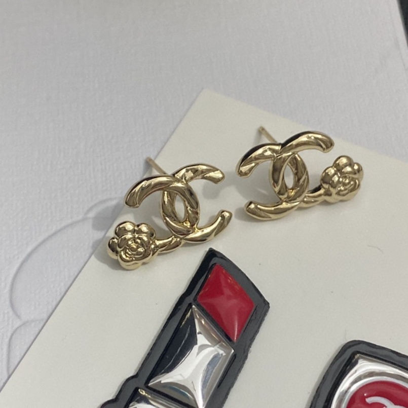 [TOP] CHANEL Earrings - Gold