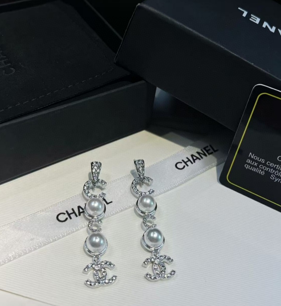 [TOP] CHANEL Earrings - Silver