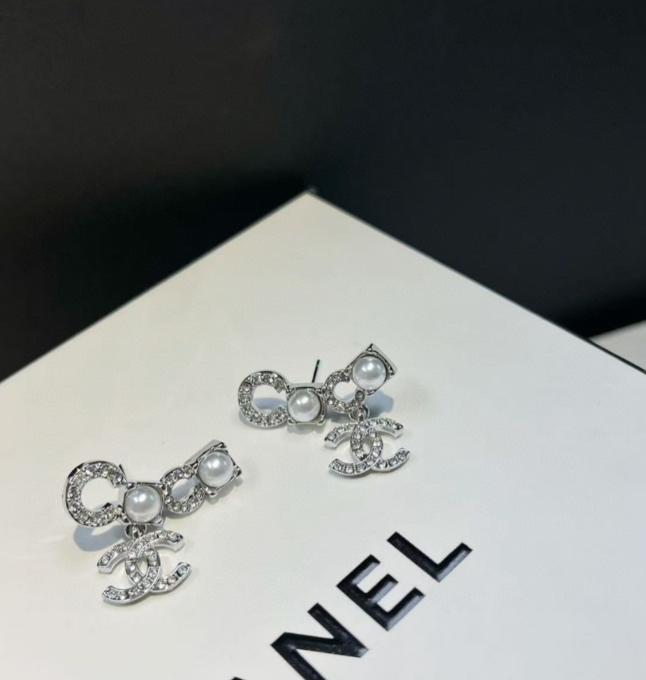 [TOP] CHANEL Earrings - Silver