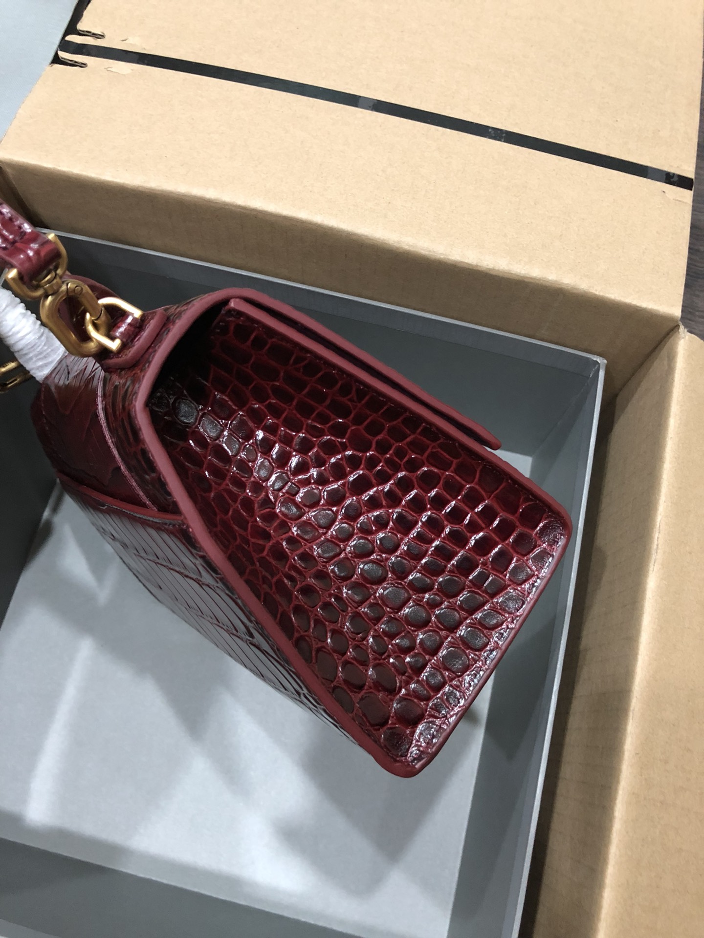 [TOP] BALENCIAGA Crocodile-Print Hourglass Bag 19/23cm - Claret