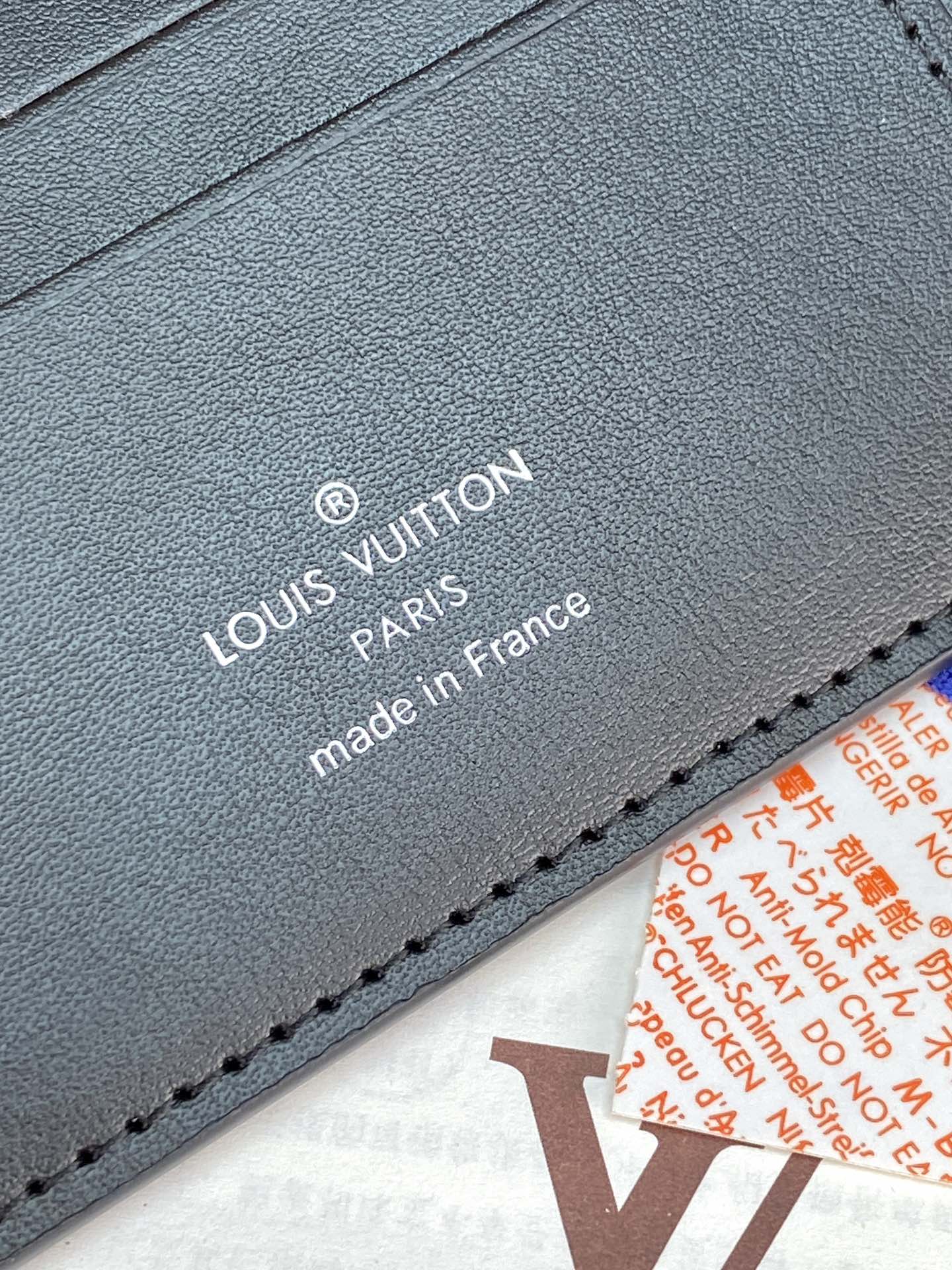 [TOP] Louis Vuitton LV Men's Short Wallet with Crocodile Leather 12x9x1cm - Black