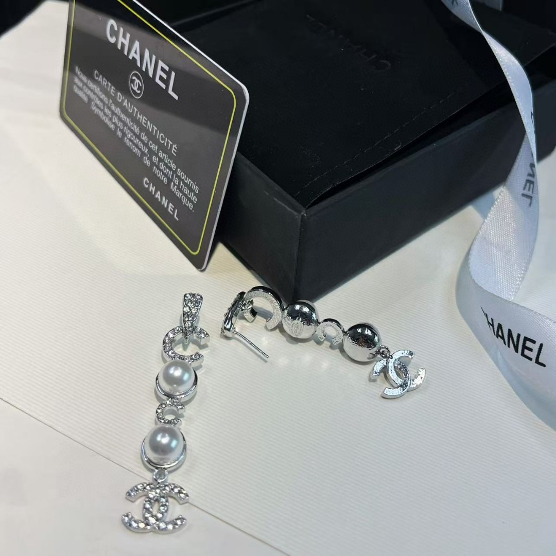 [TOP] CHANEL Earrings - Silver